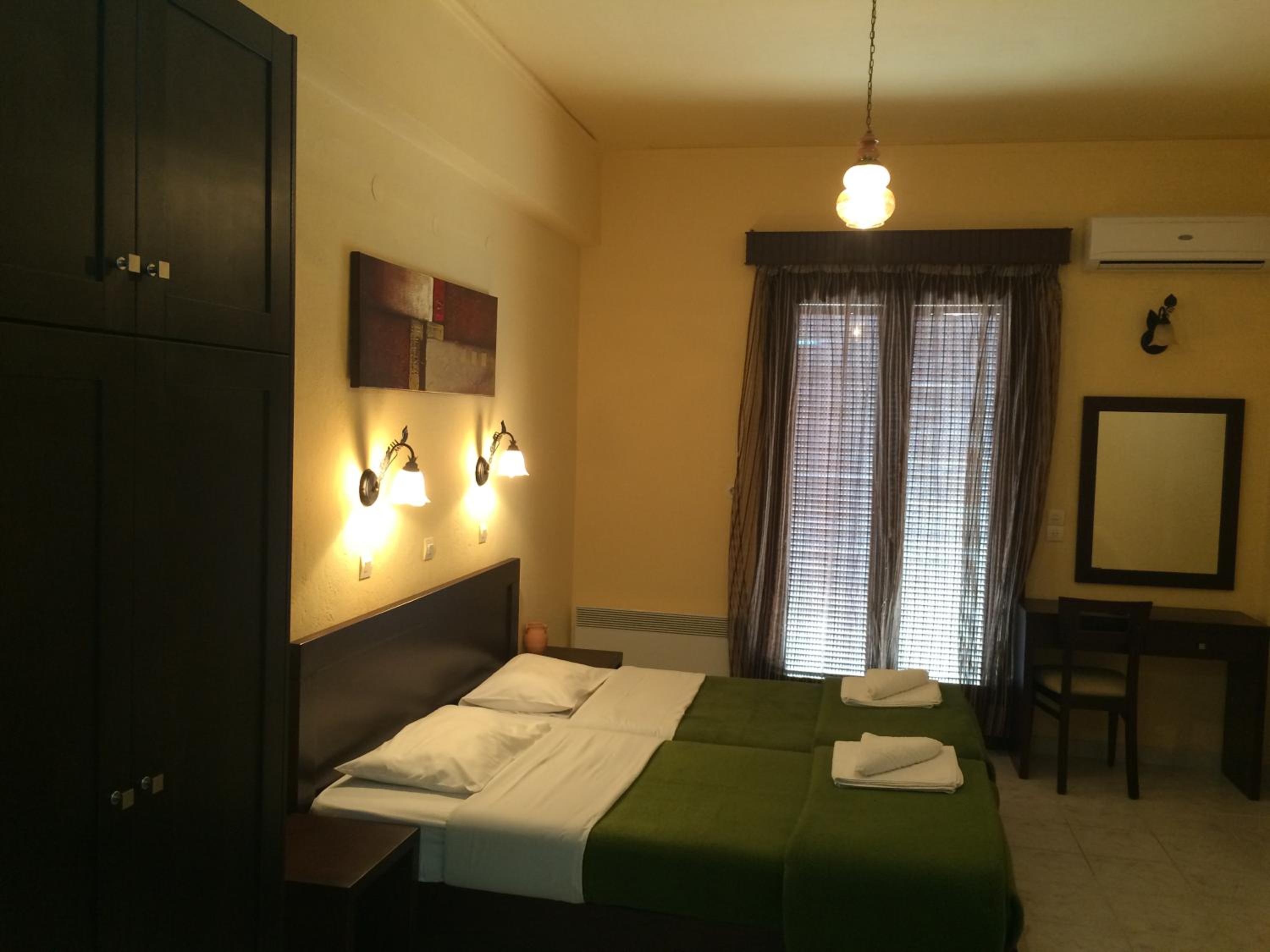 Deluxe Double Room with Balcony - Photo 20