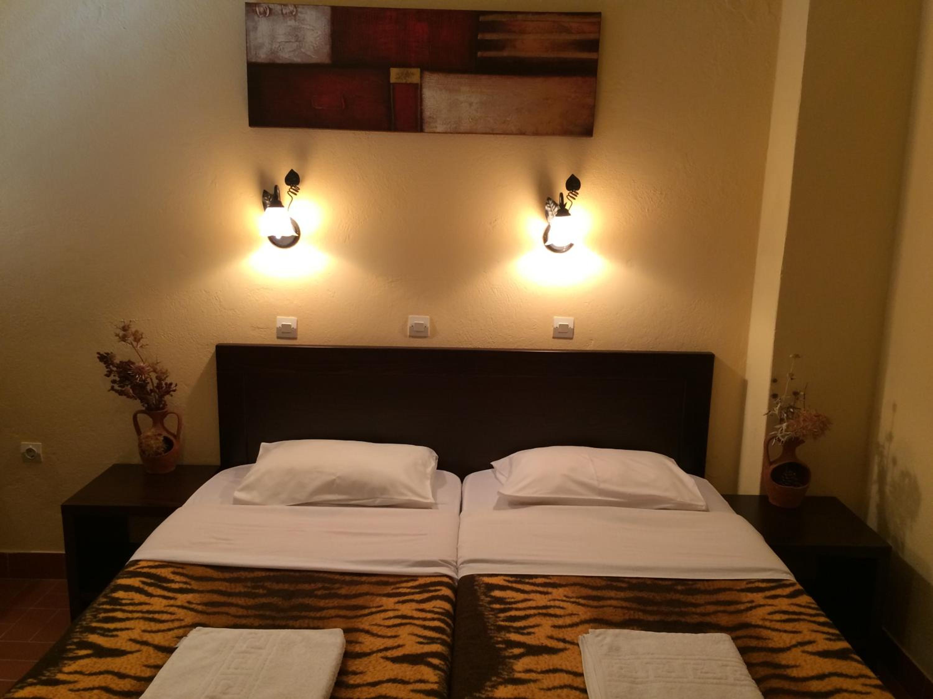 Deluxe Double Room with Balcony - Photo 19