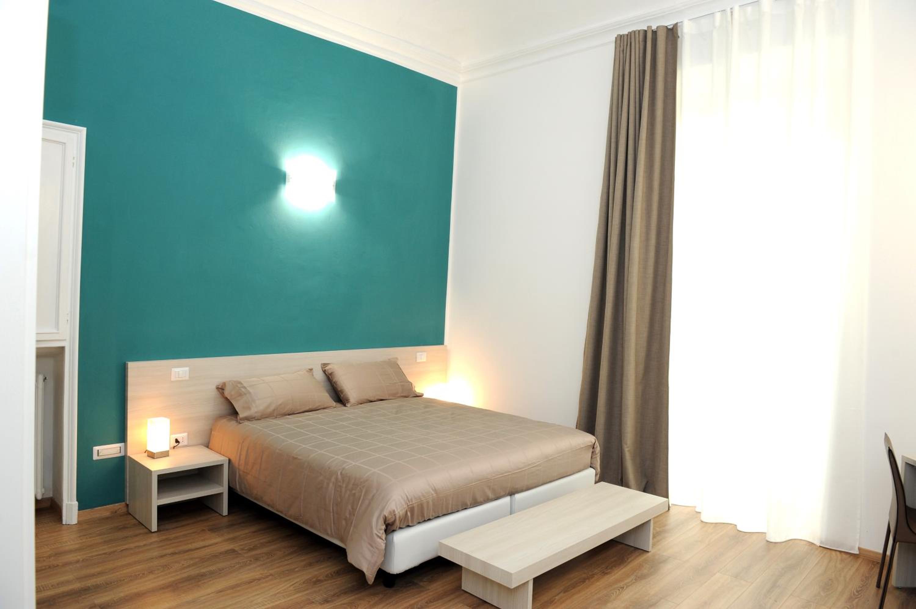 Deluxe Double or Twin Room - Photo 11