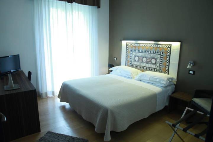 Superior Double or Twin Room - Photo 6