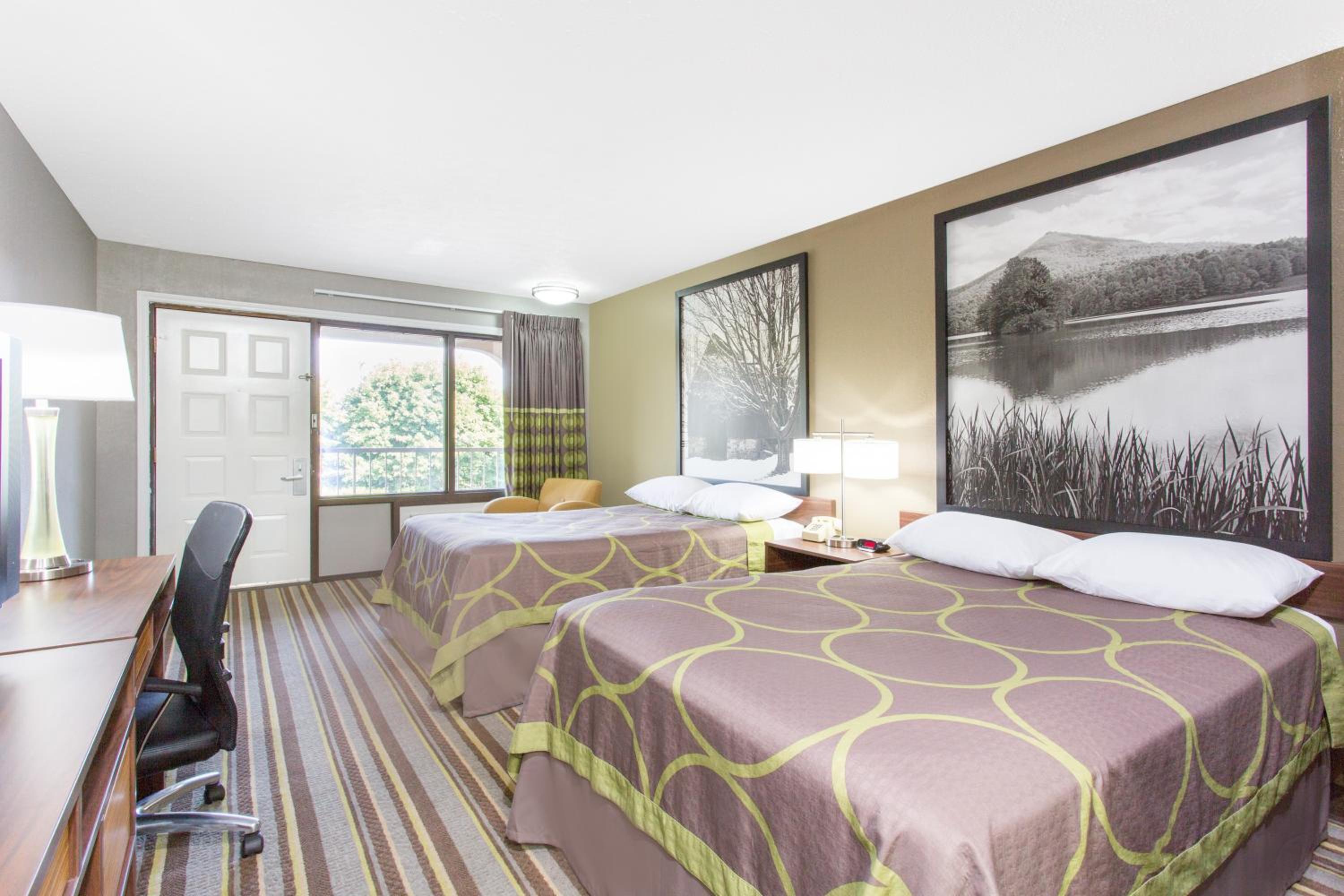 Deluxe Double Room with Two Double Beds - Non-Smoking - Photo 1