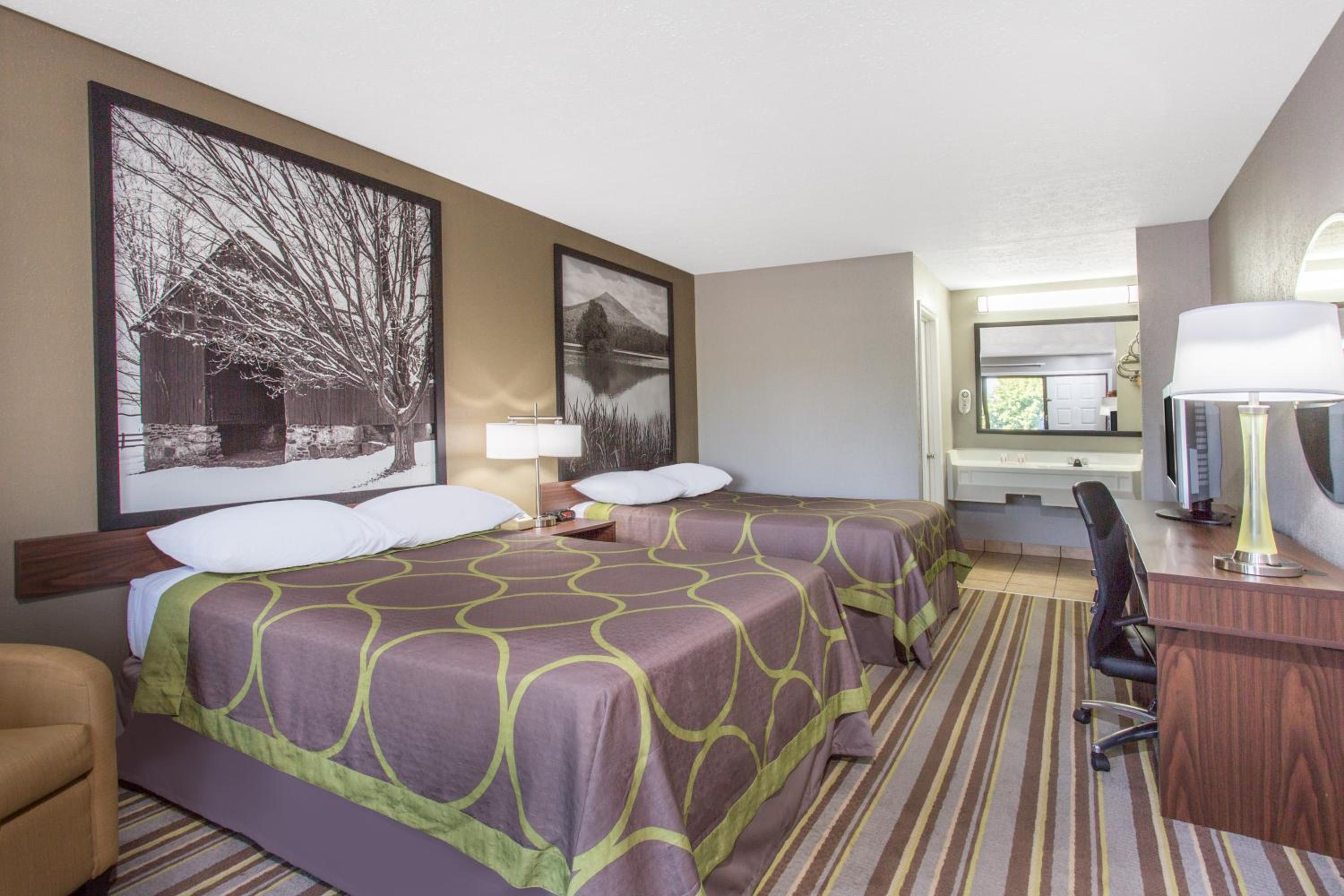 Double Room with Two Double Beds - Smoking - Photo 3