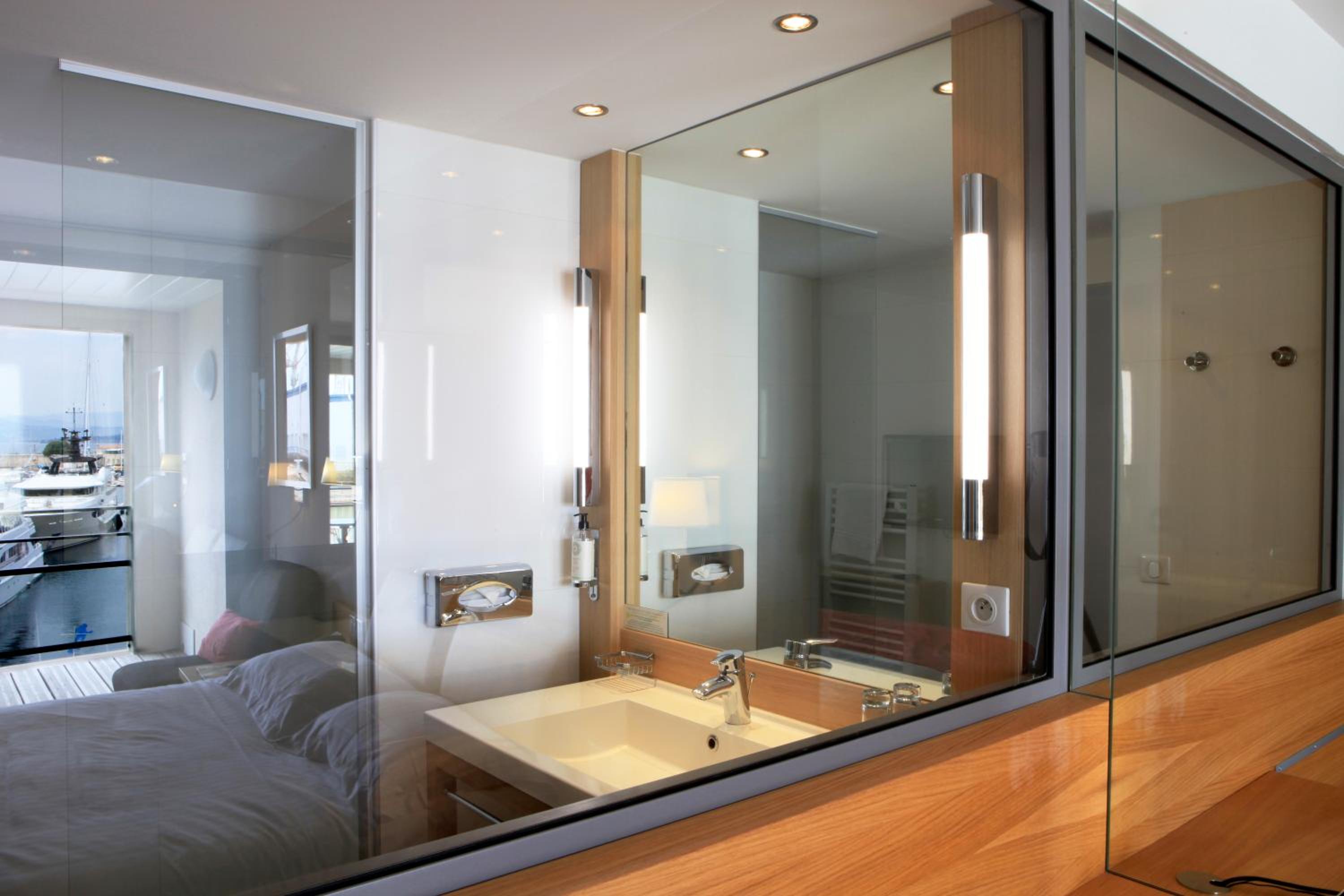 Queen Room with Sea View photo 2