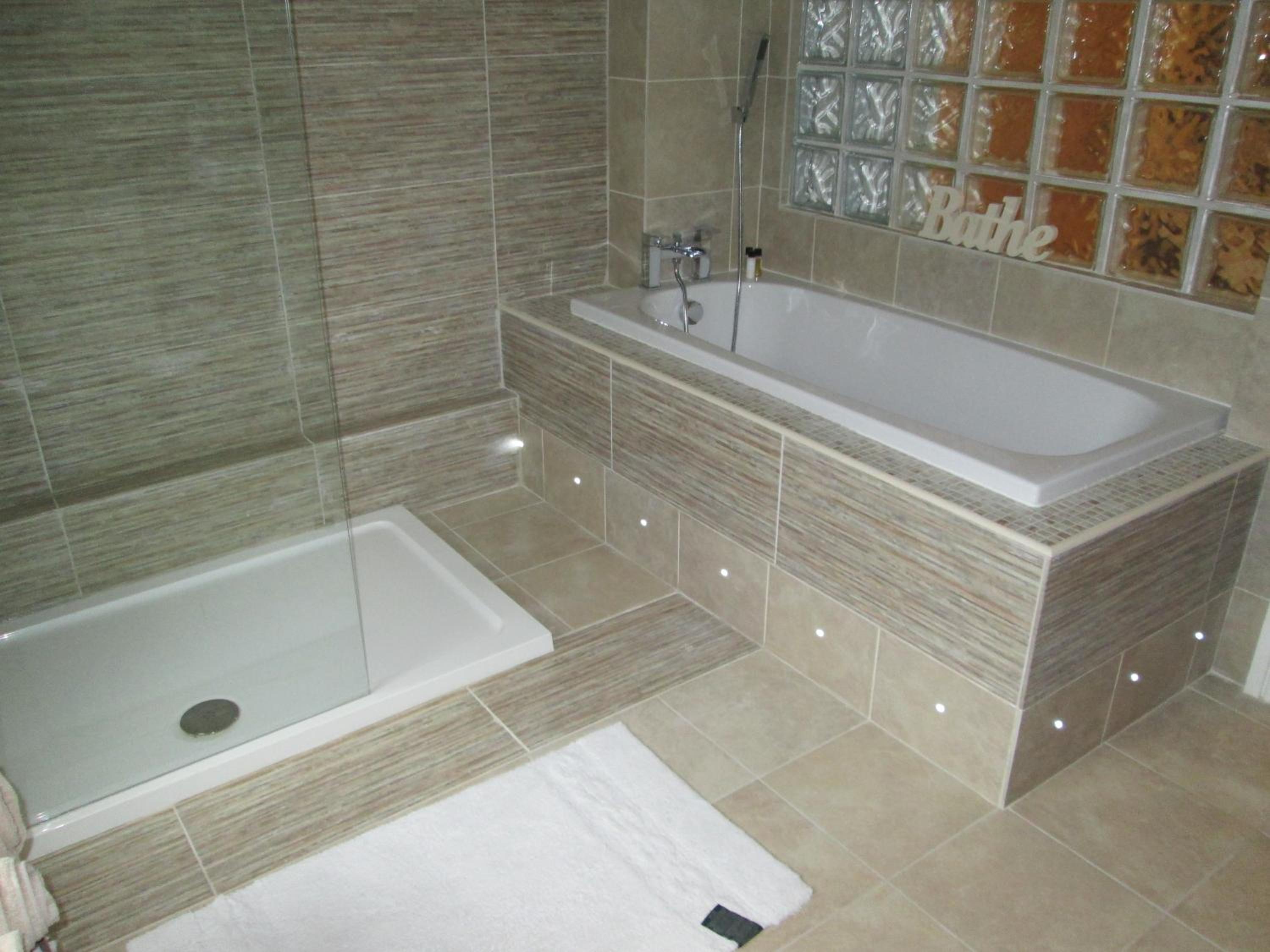 Deluxe Junior Suite photo 2