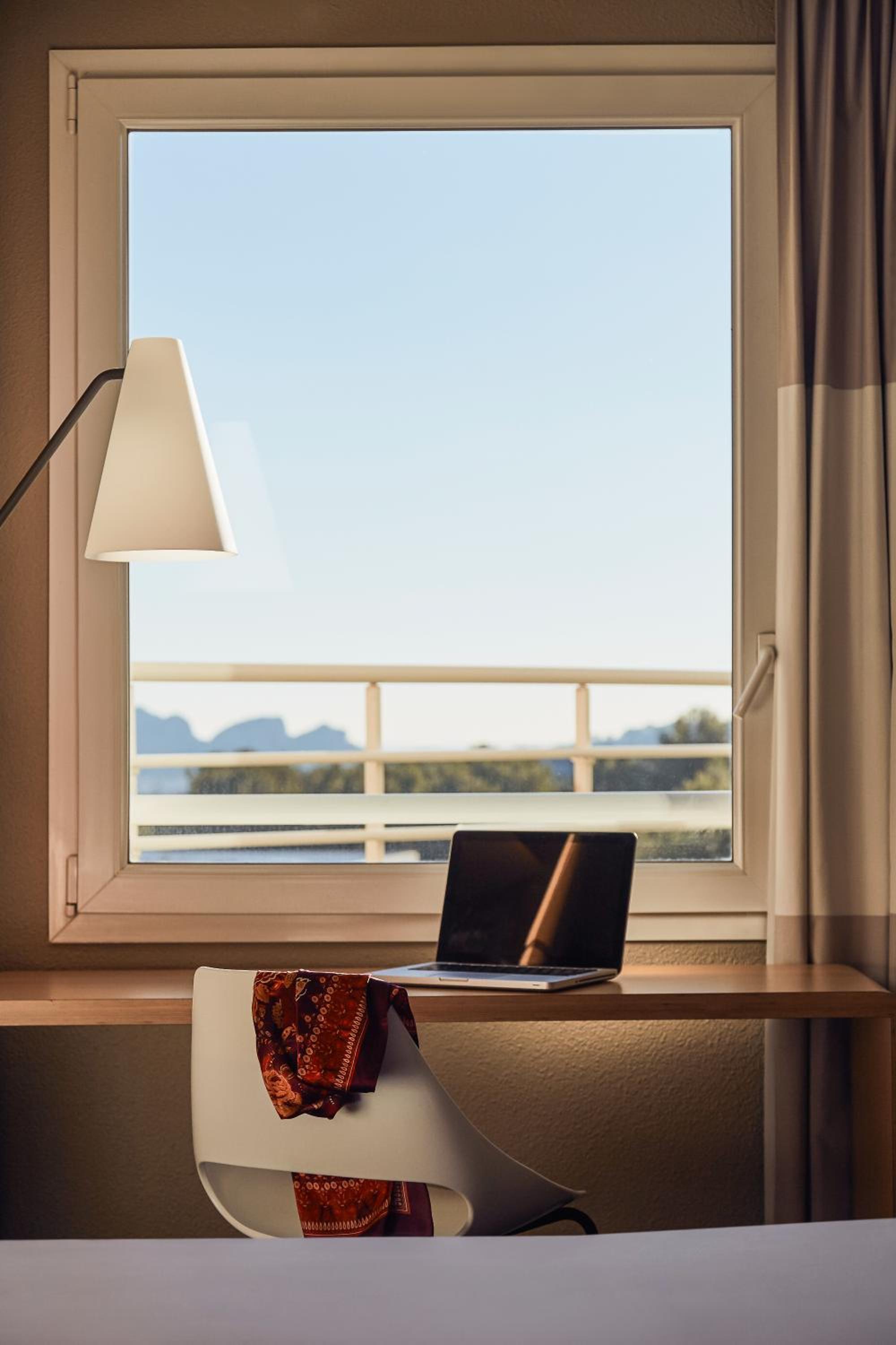 Double Room with Sea View - Photo 2