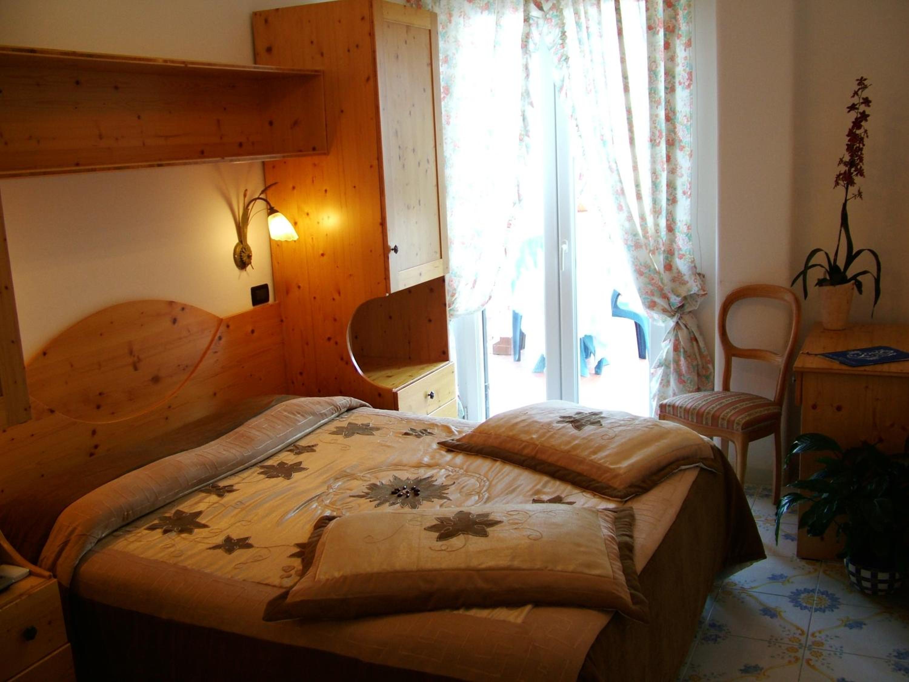 Superior Double Room with Sea View - Photo 18