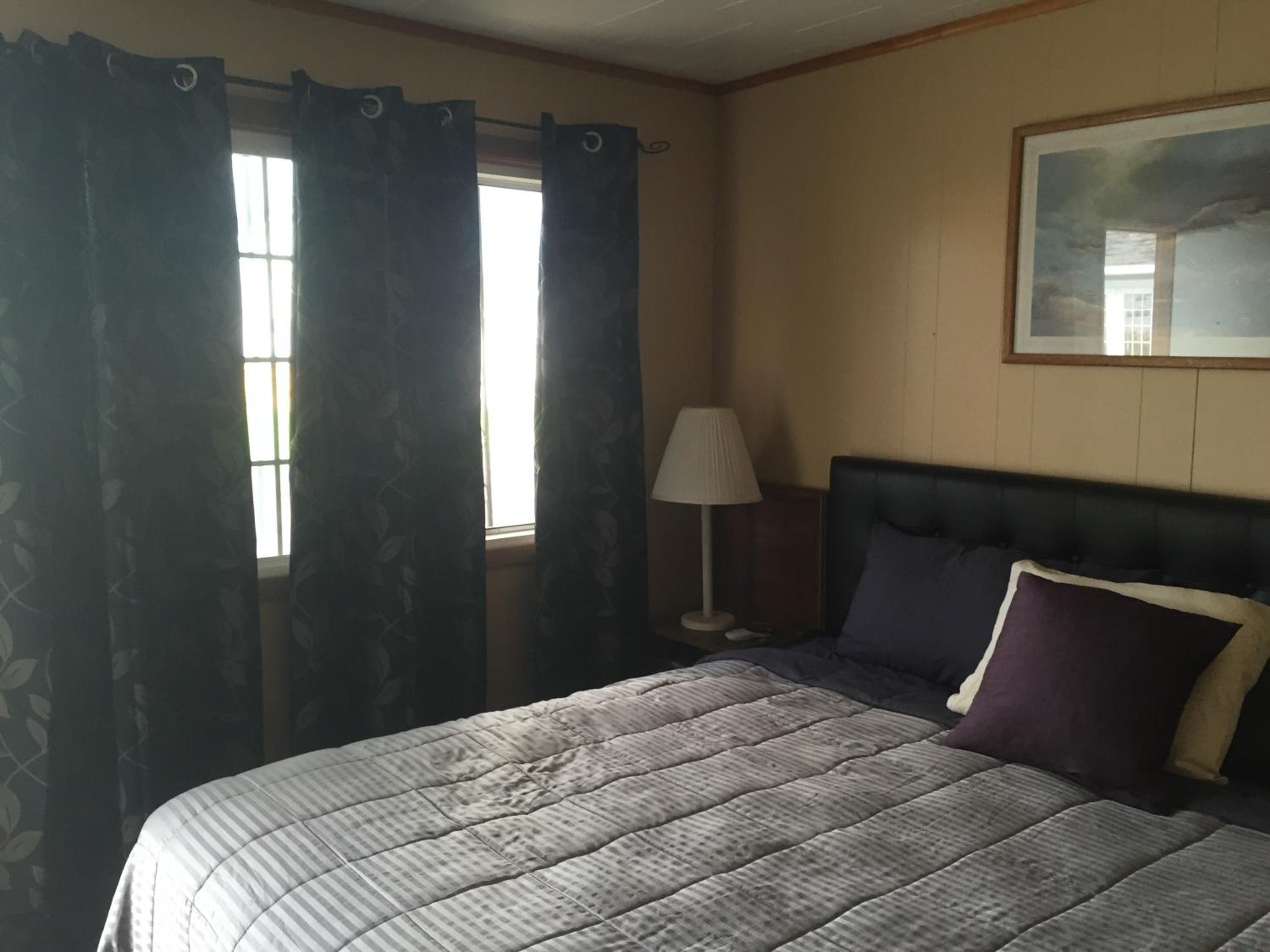Standard Room - 1 King Bed - Photo 3
