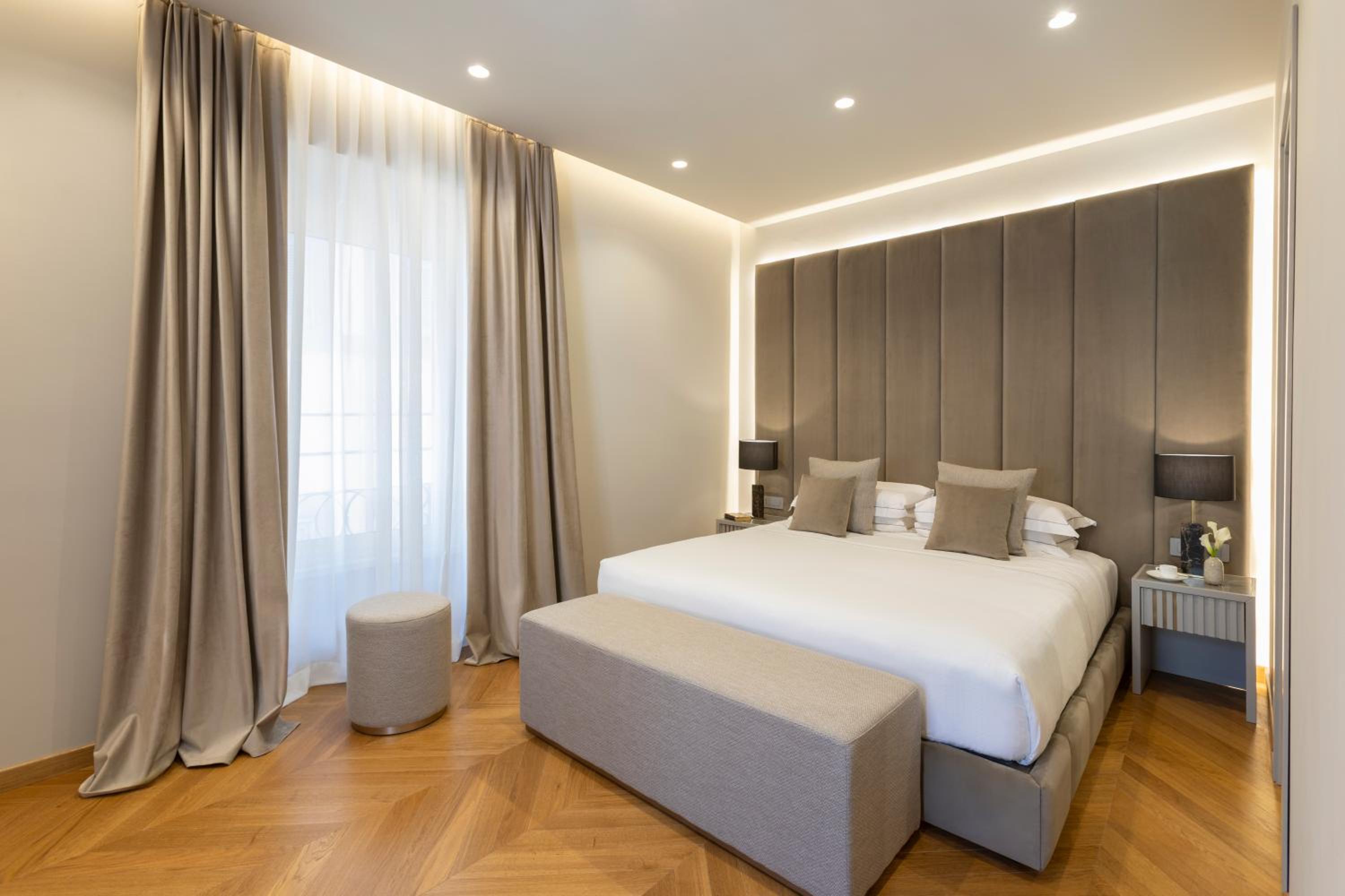 Suite - Separate Building photo 1