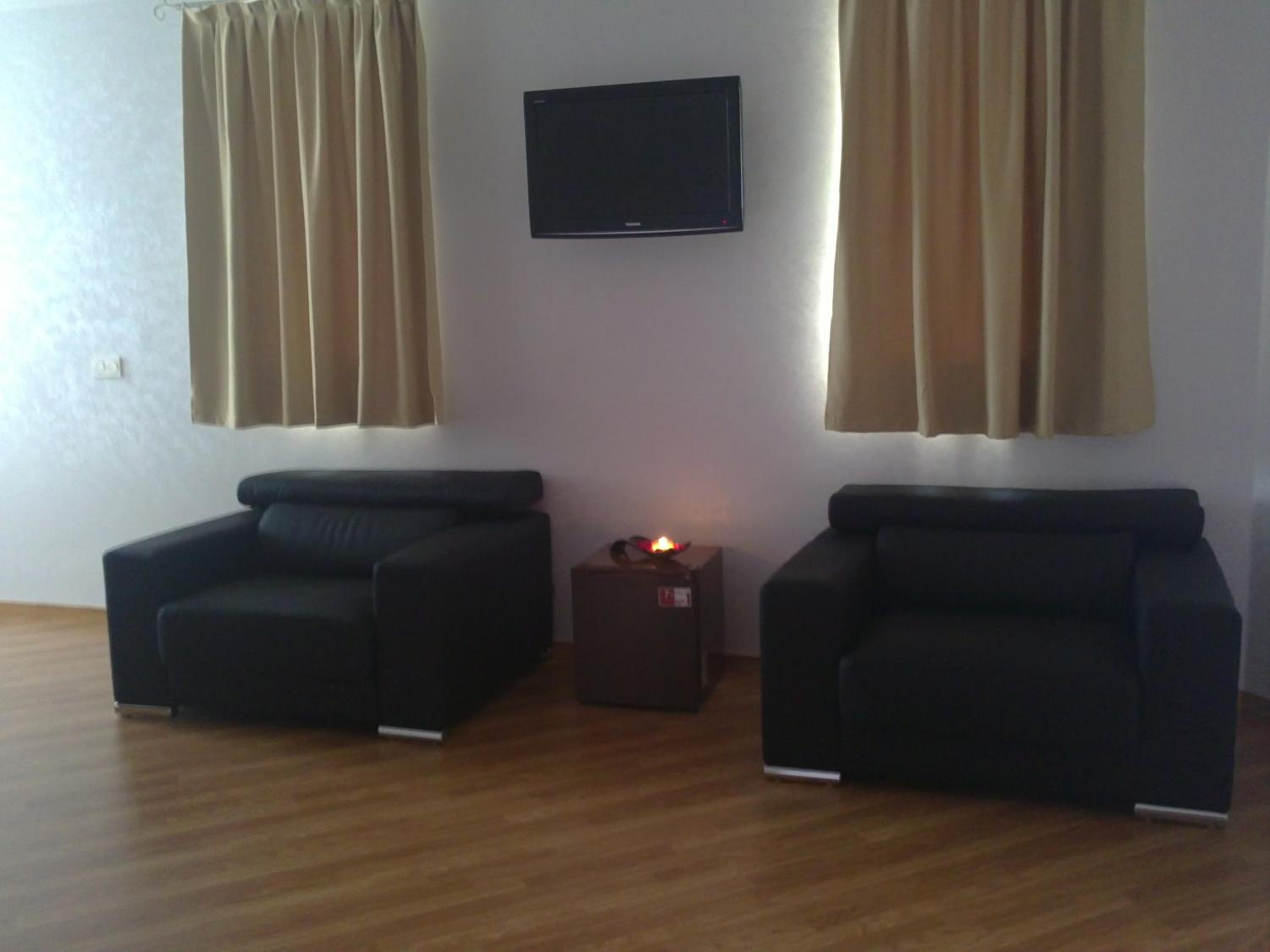 Studio with Spa Bath - Photo 2
