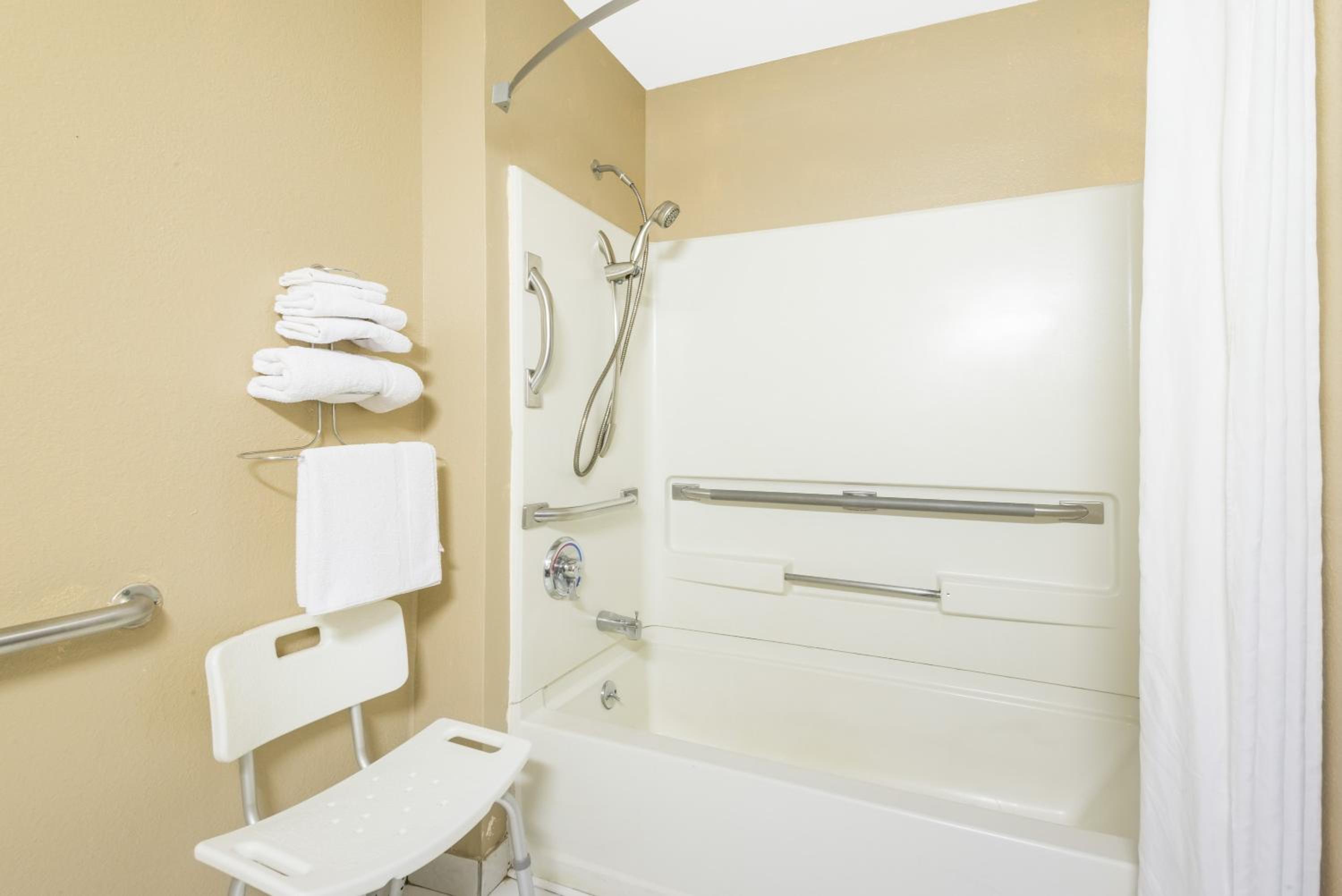Queen Room - Disability Access/Non-Smoking - Photo 3