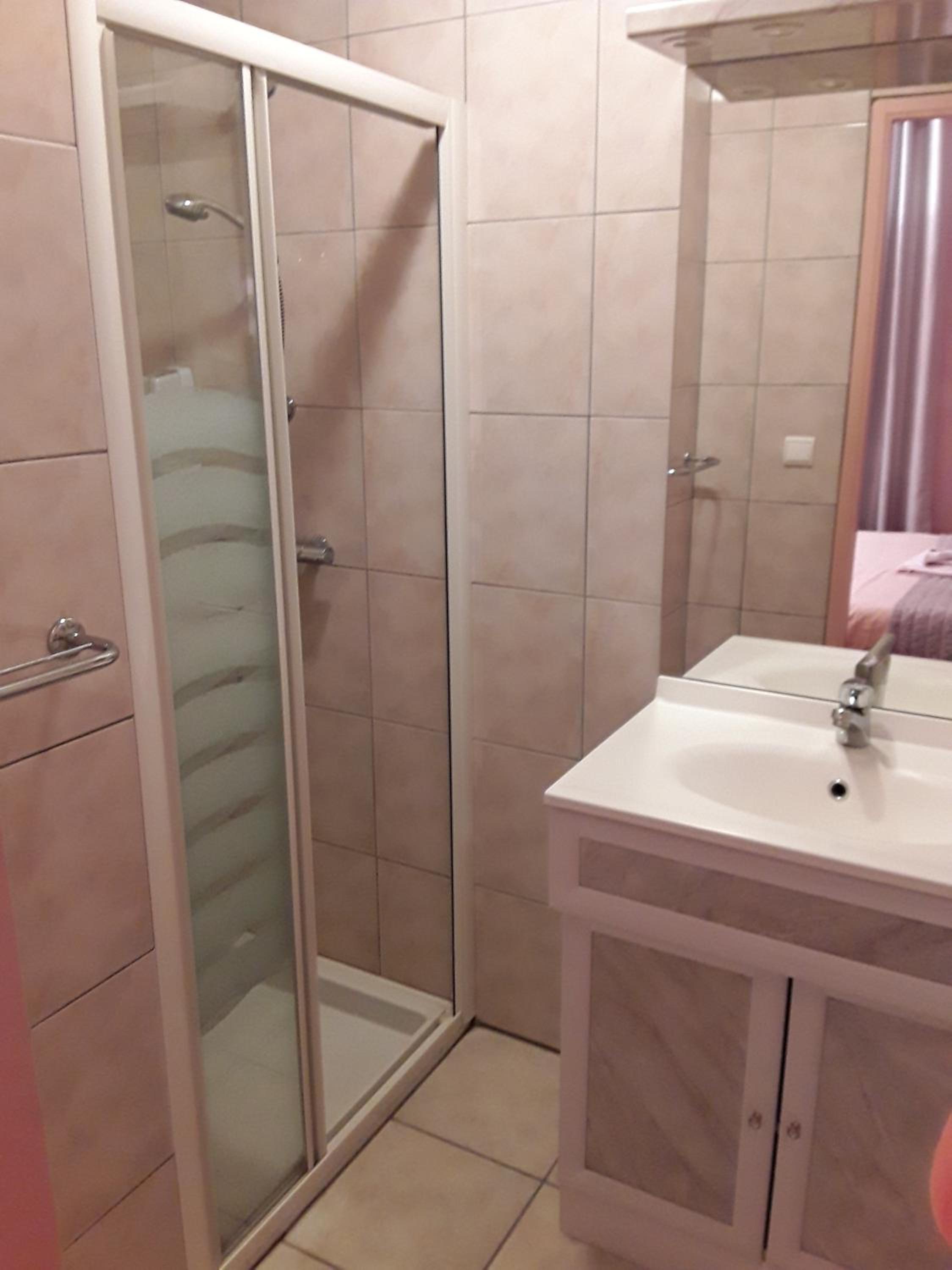 Chambre Familiale avec Douche - Côté Village Fraispertuis Chambre Familiale avec Douche - Côté Village Fraispertuis