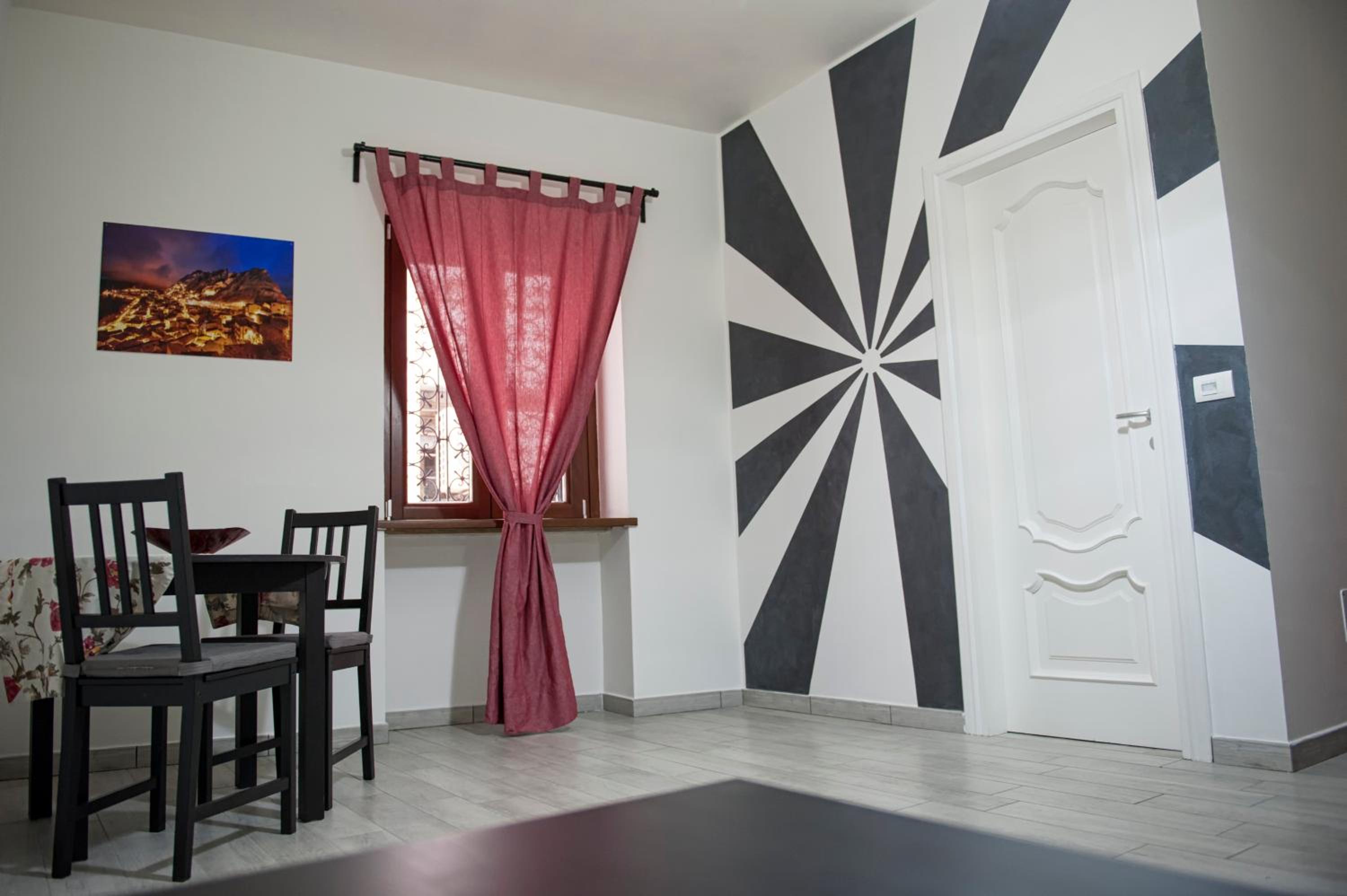 Double Room with Private Bathroom - Photo 2