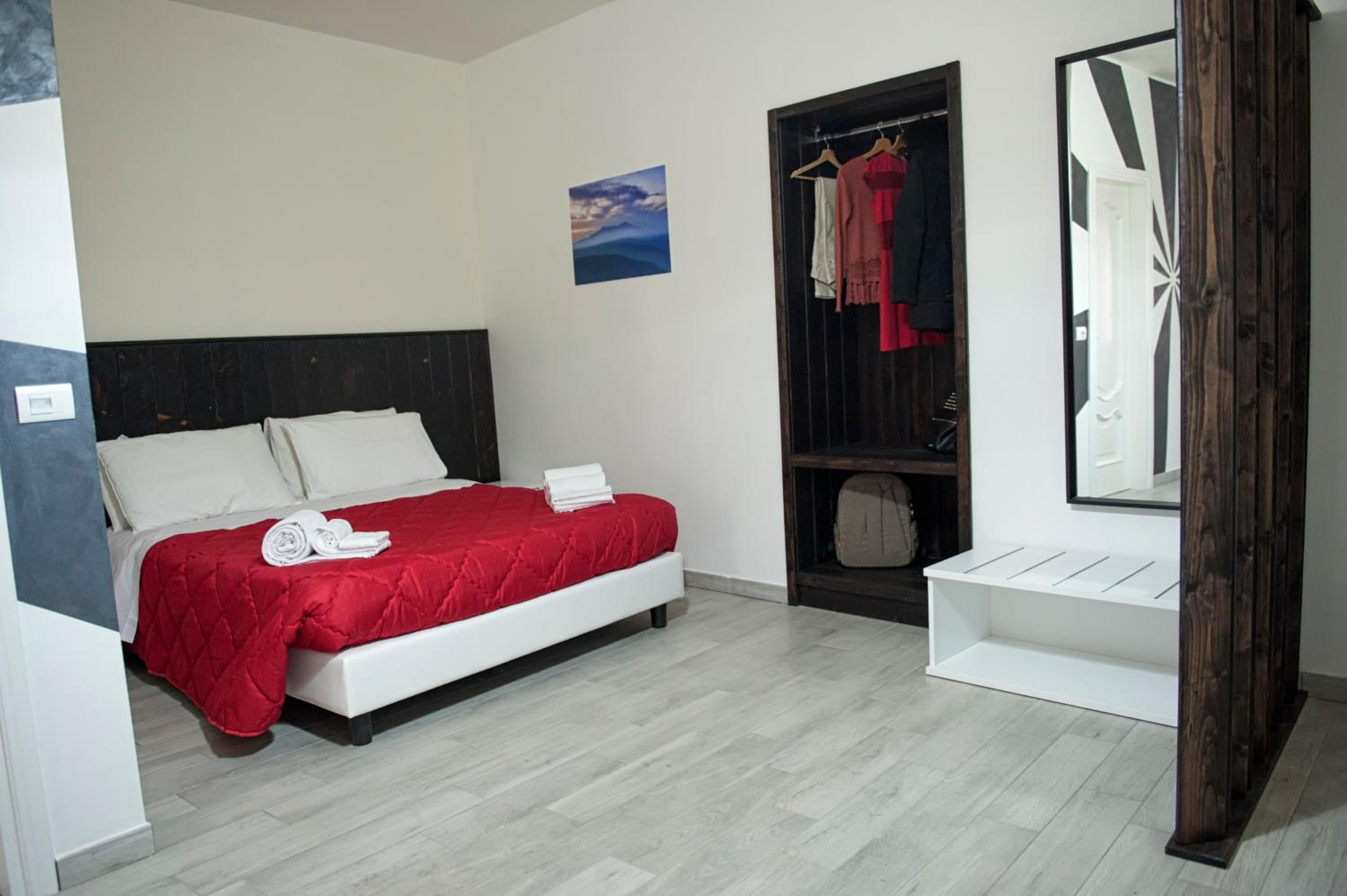 Double Room with Private Bathroom - Photo 3