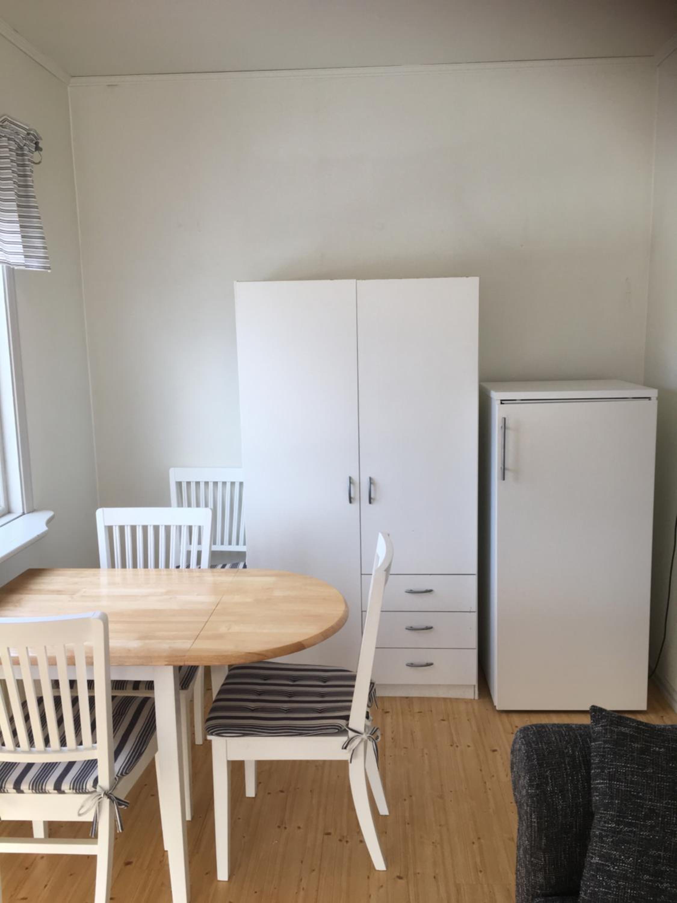 One-Bedroom Cottage with Lake View  - Photo 23