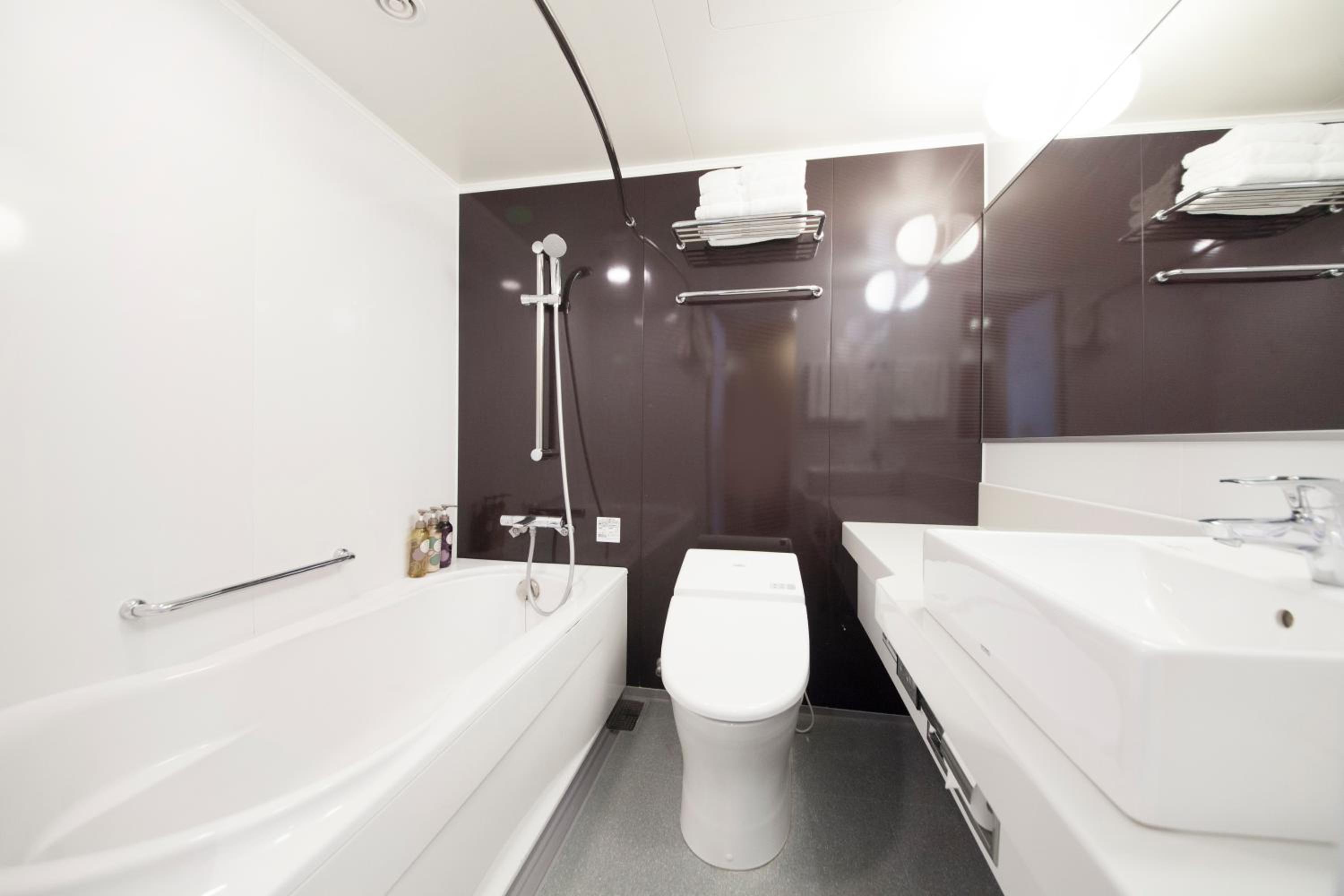 Moderate Triple Room - Non-Smoking