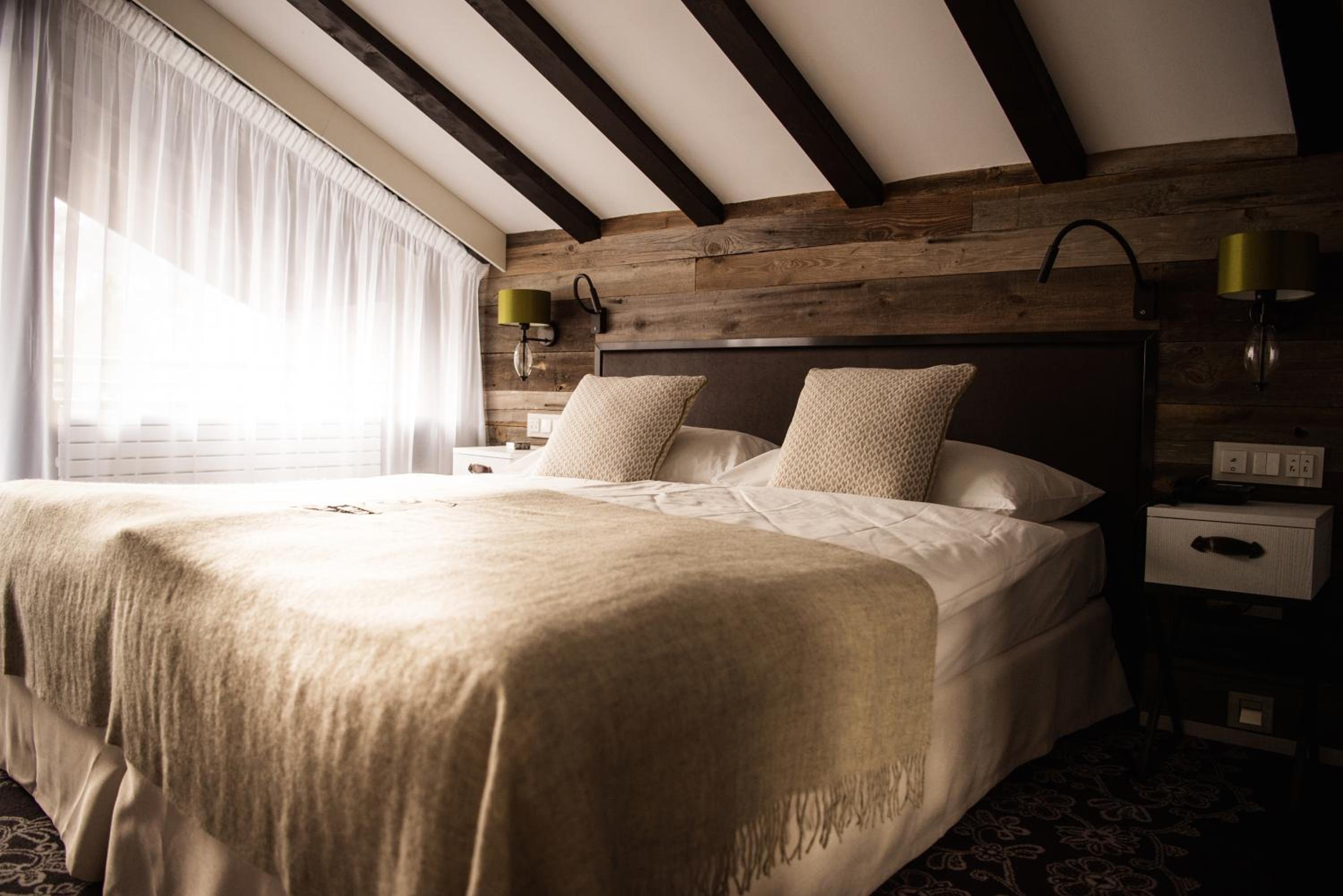 Penthouse Deluxe Suite with Matterhorn view - Photo 1