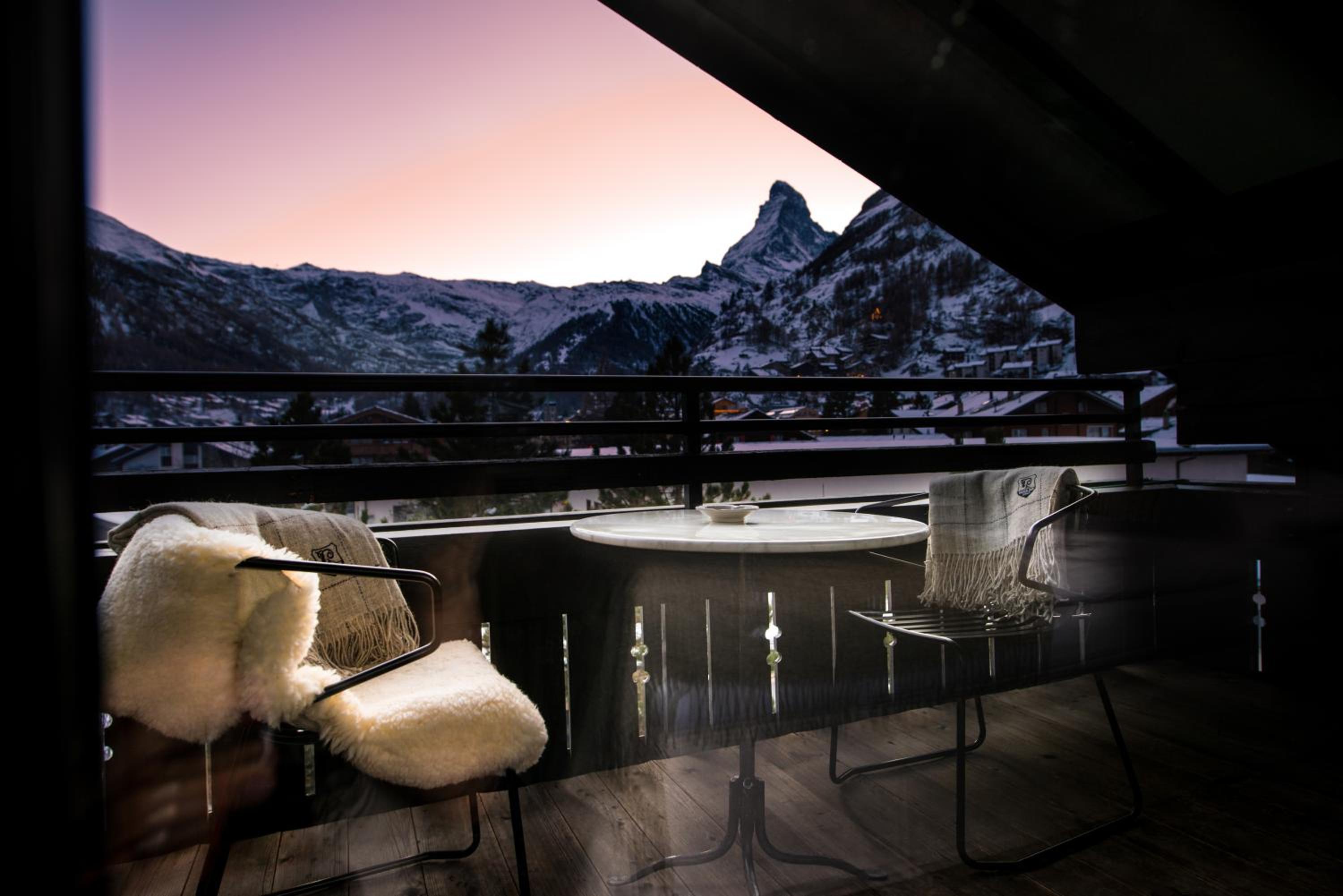Penthouse Deluxe Suite with Matterhorn view - Photo 5