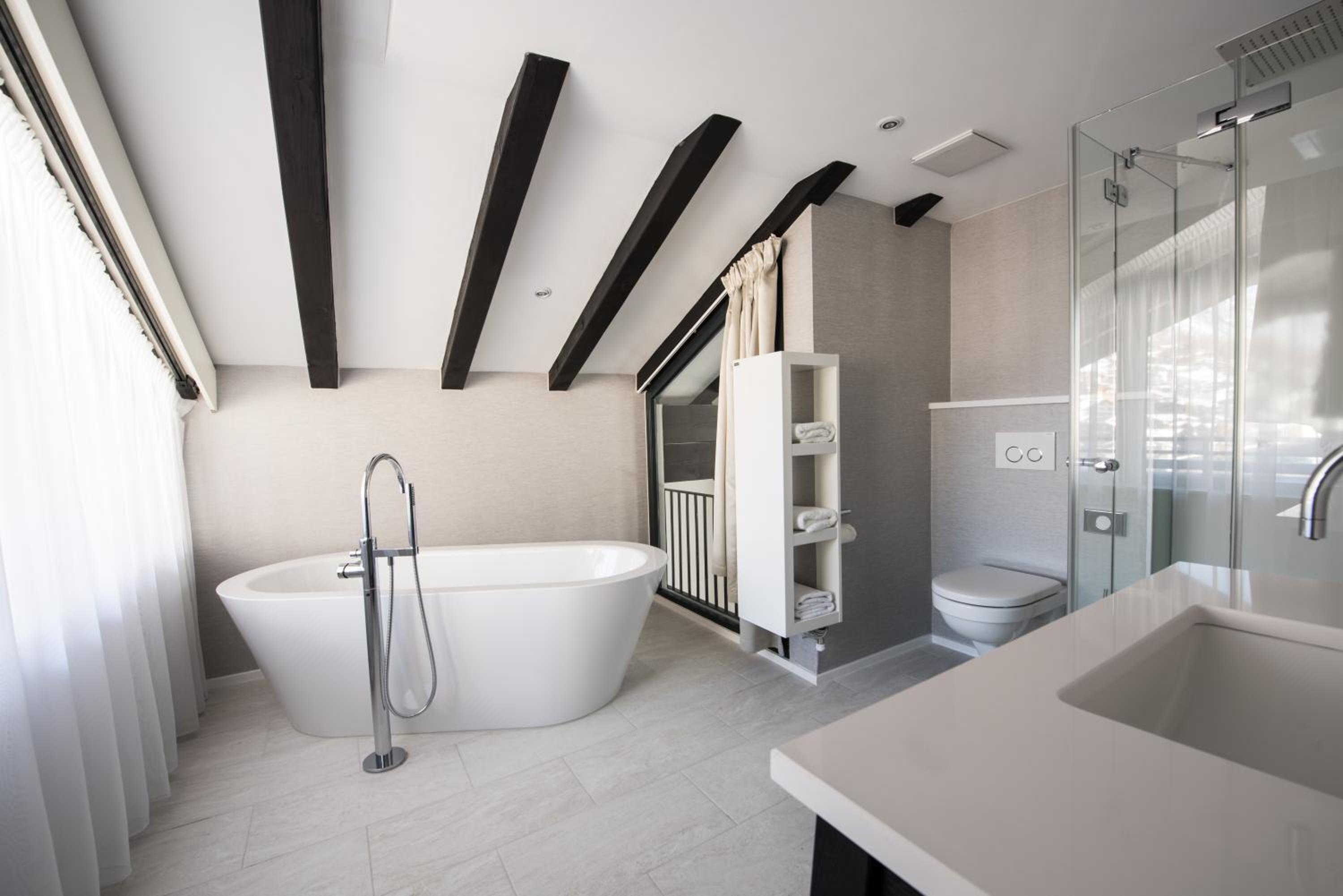 Penthouse Deluxe Suite with Matterhorn view - Photo 7