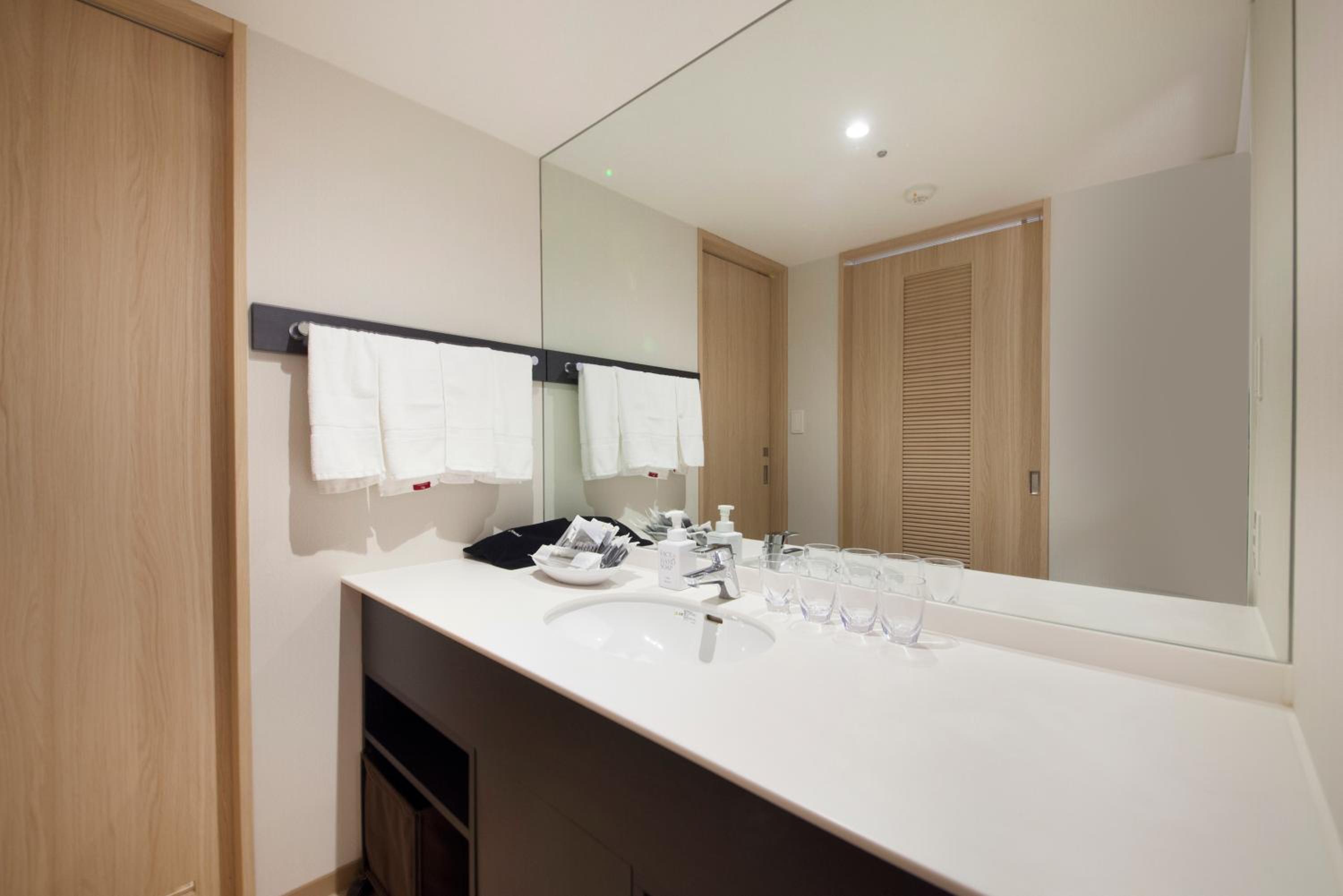 Premium Twin Room - Non-Smoking