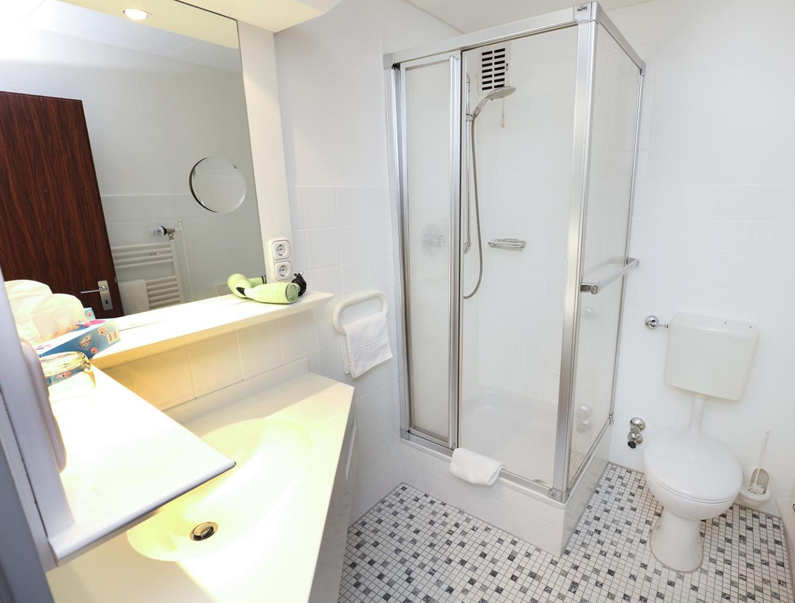 Single Room photo 3