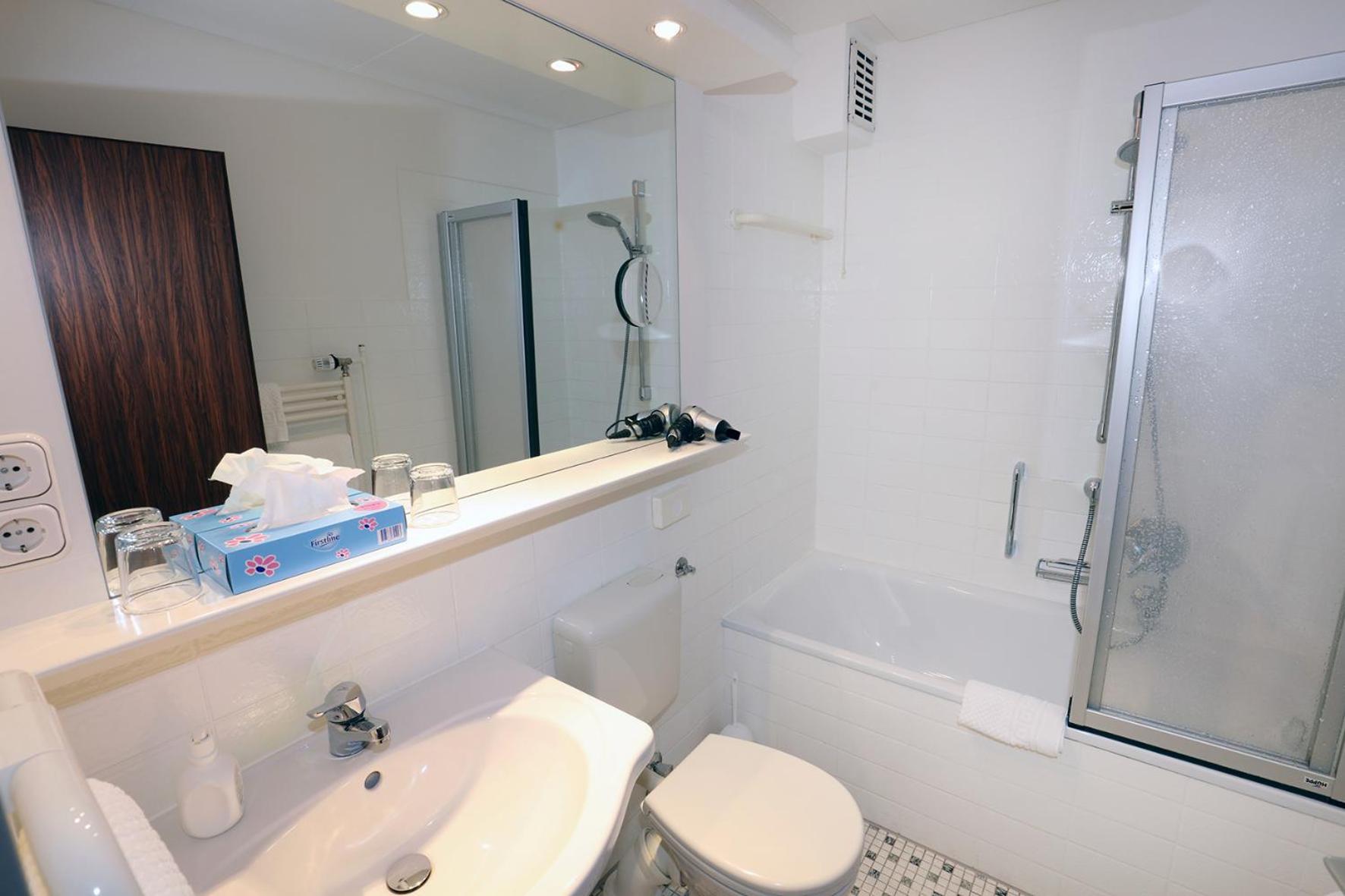 Double Room - Photo 2