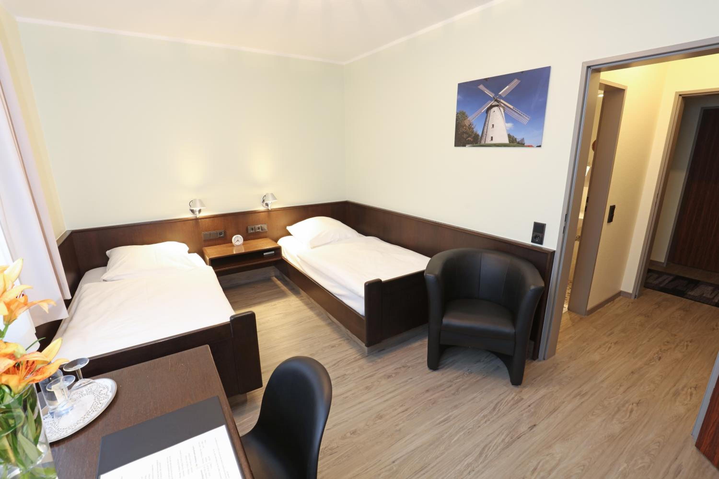 Twin Room - Photo 1