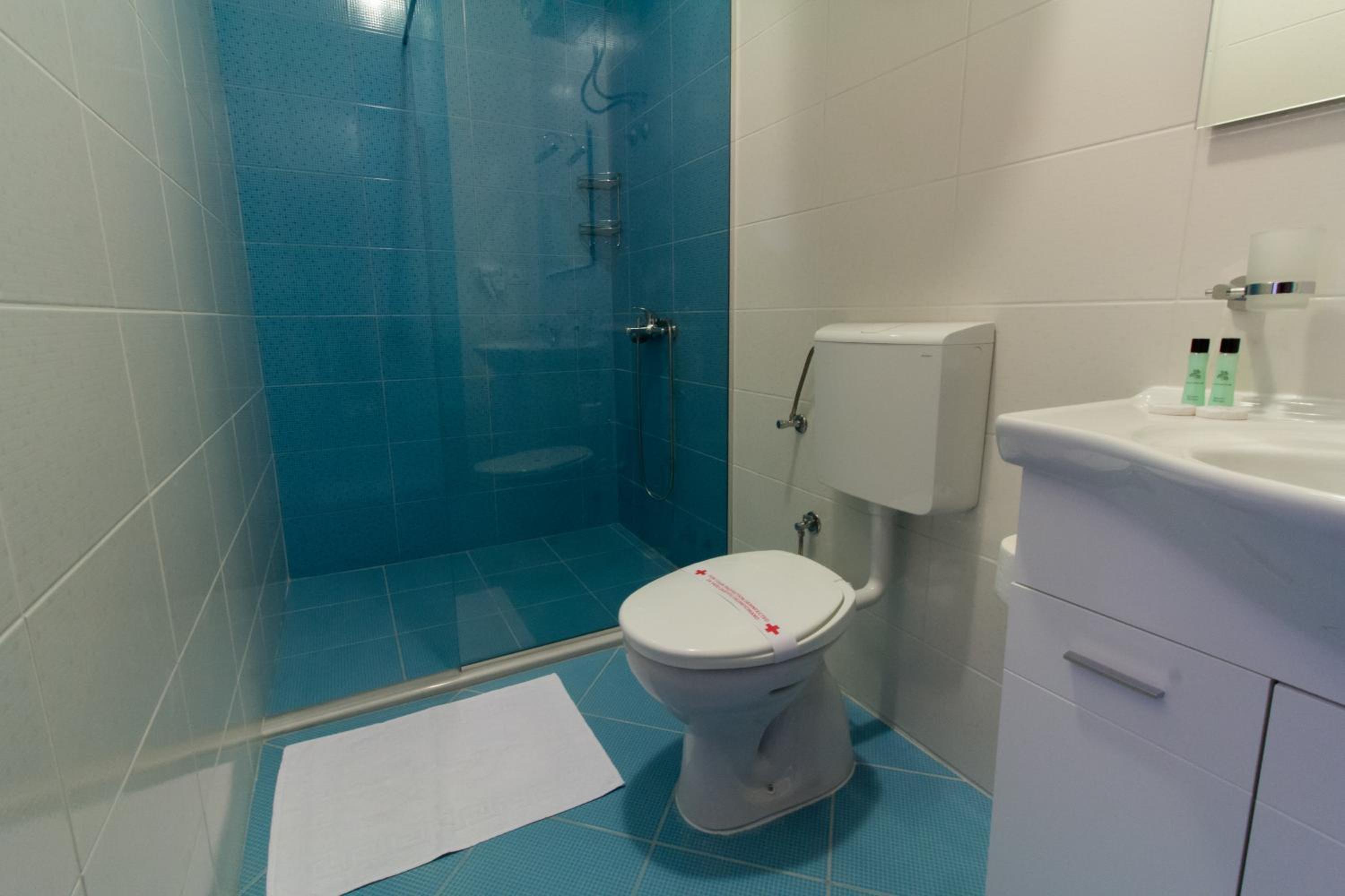One-Bedroom Apartment - Photo 9