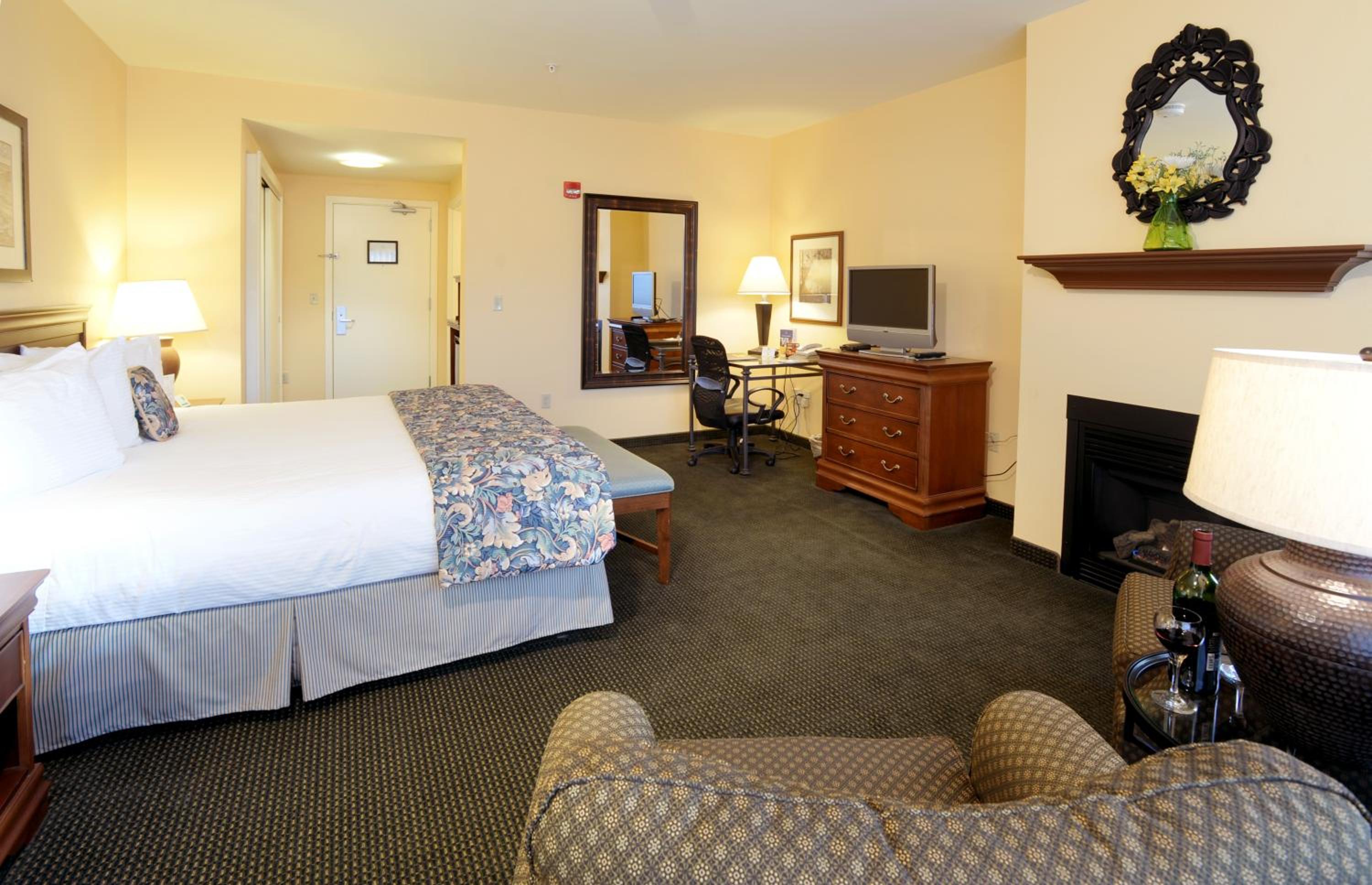 Deluxe King Room