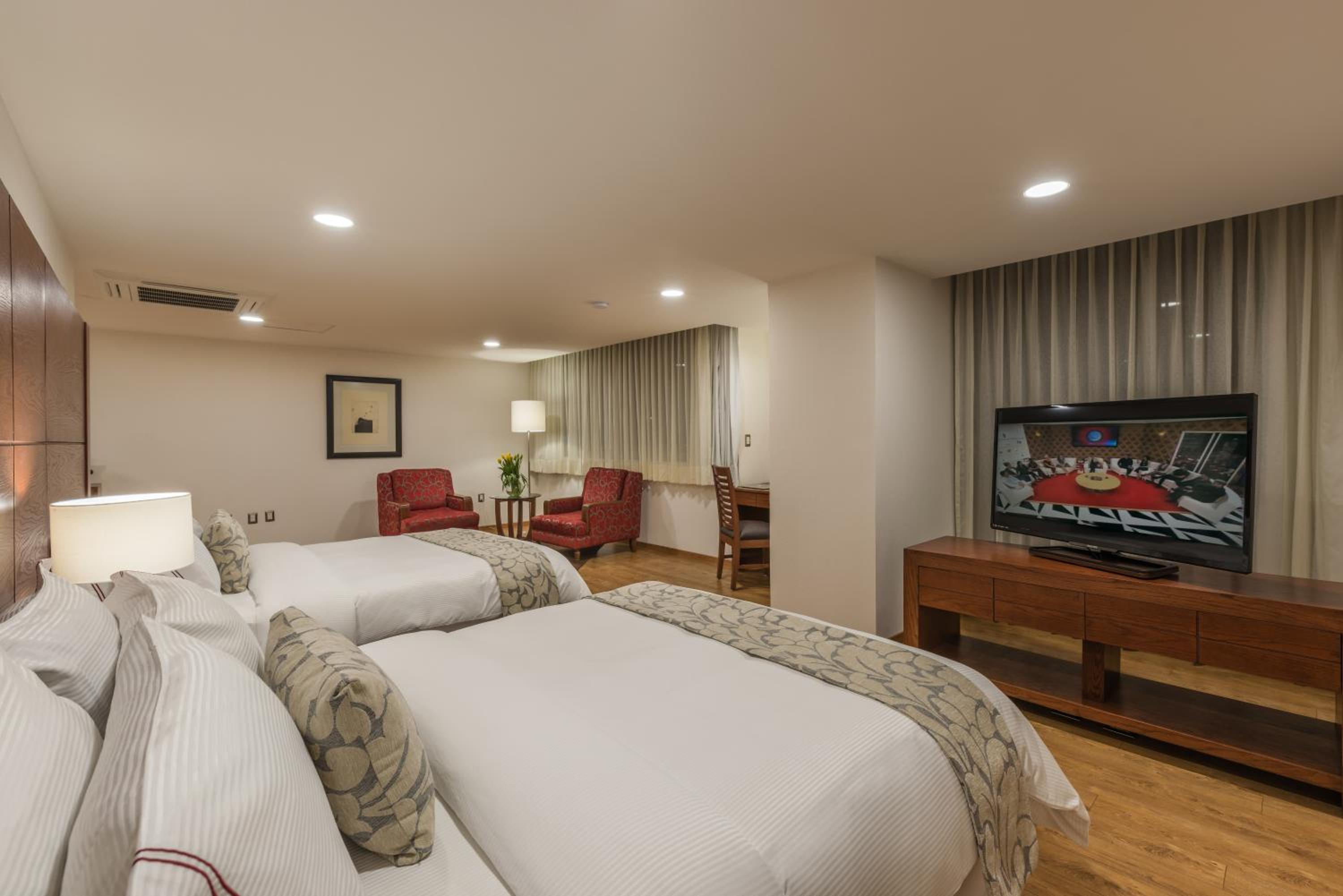 Superior Suite - Photo 1