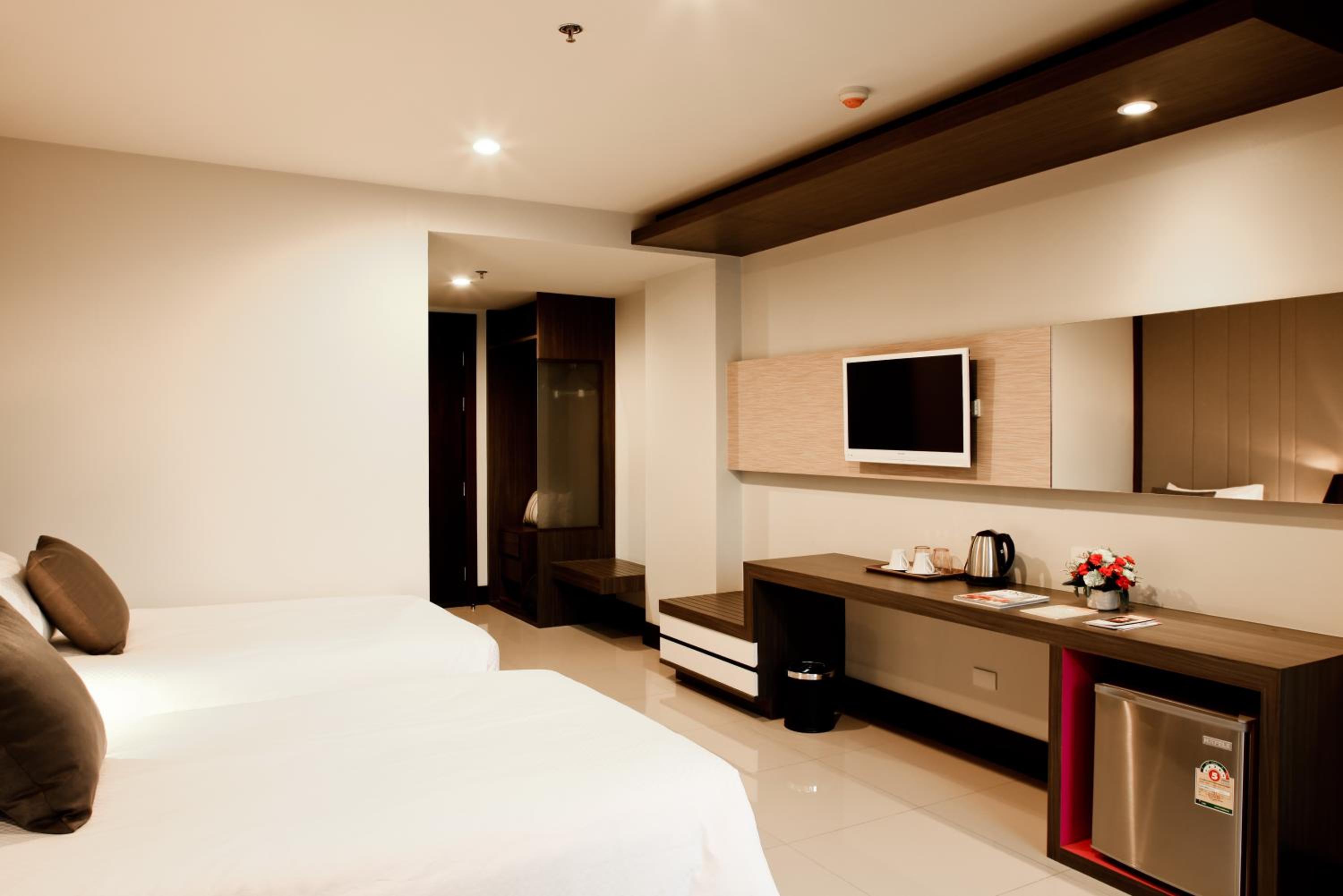 Twin Room with Balcony - Photo 3