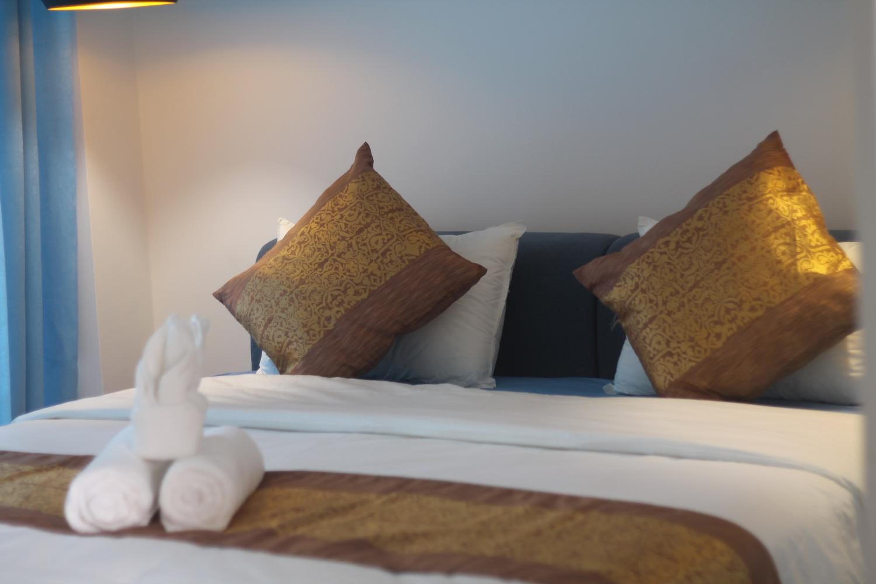 Deluxe Double Room with Balcony photo 2