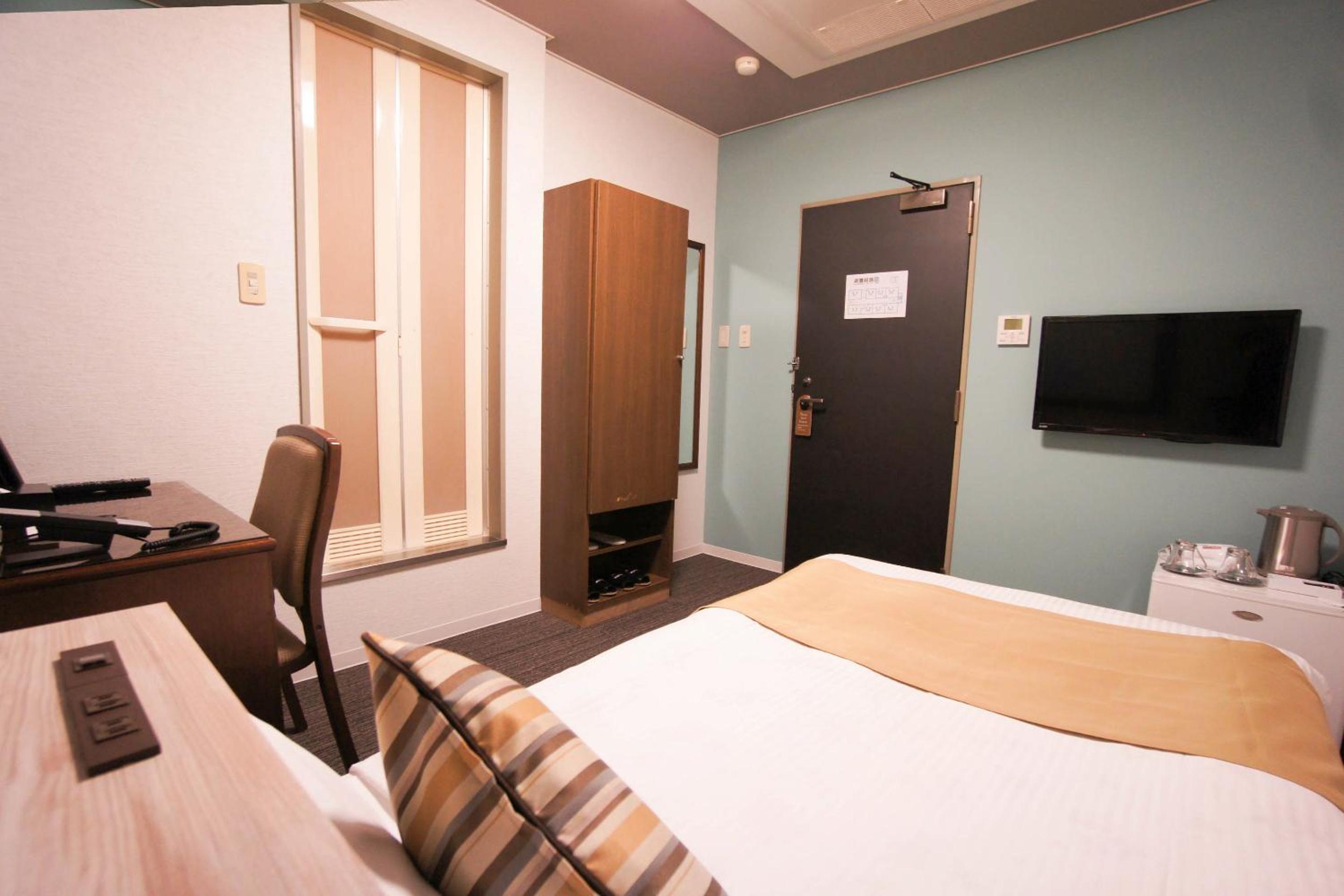 Double Room with Small Double Bed - Non-Smoking photo 1