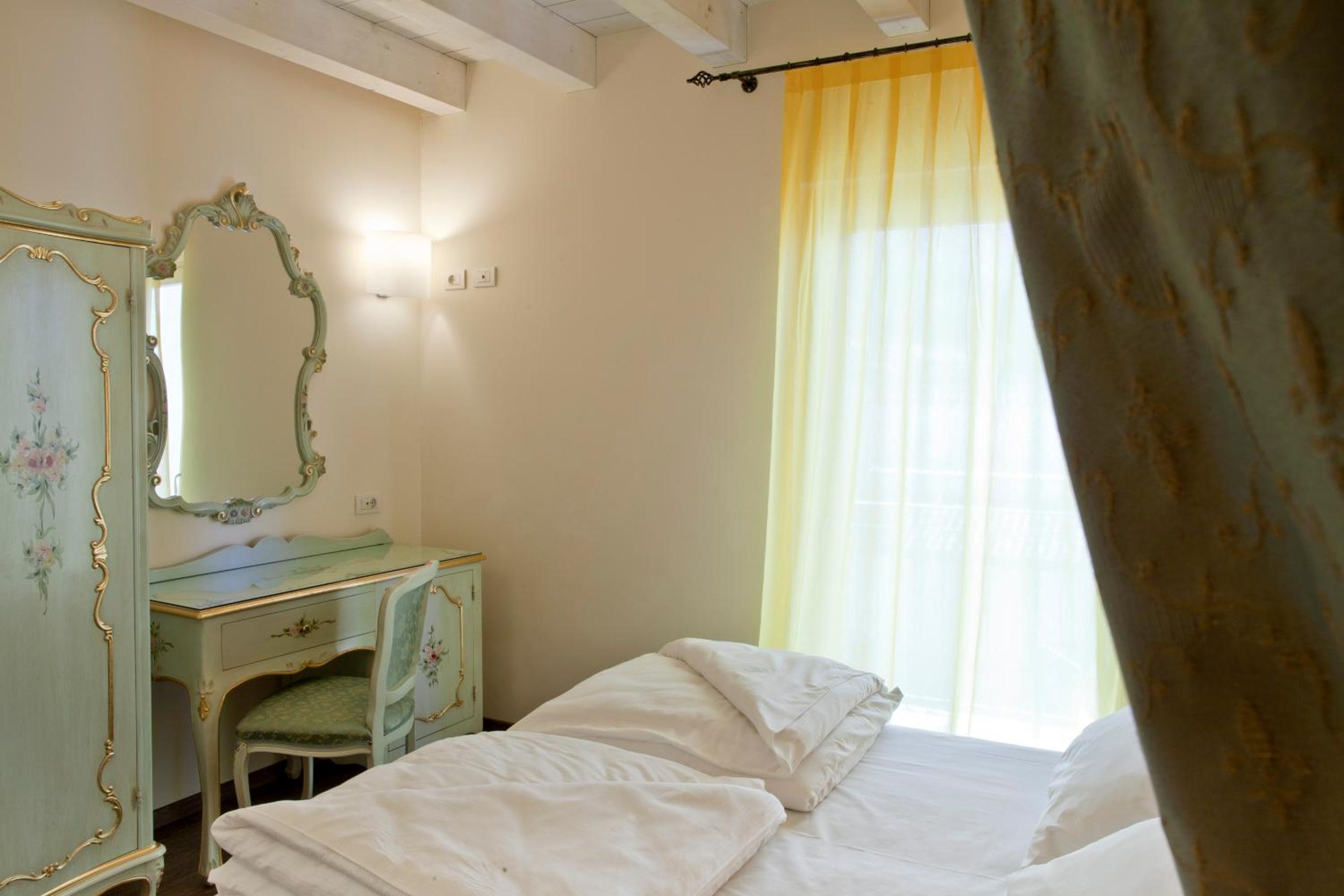 Suite with Lake View photo 3
