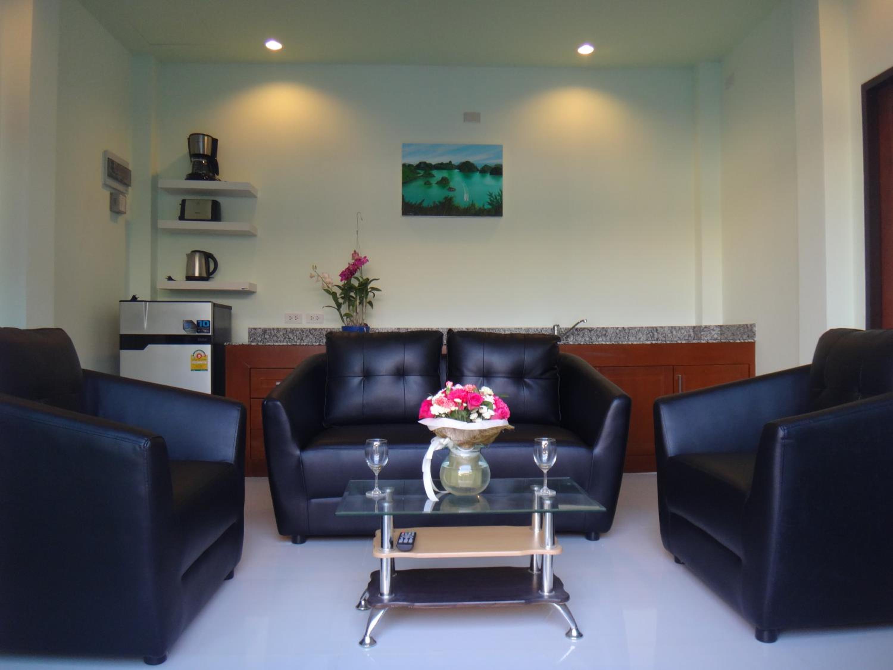 Two-Bedroom House photo 2