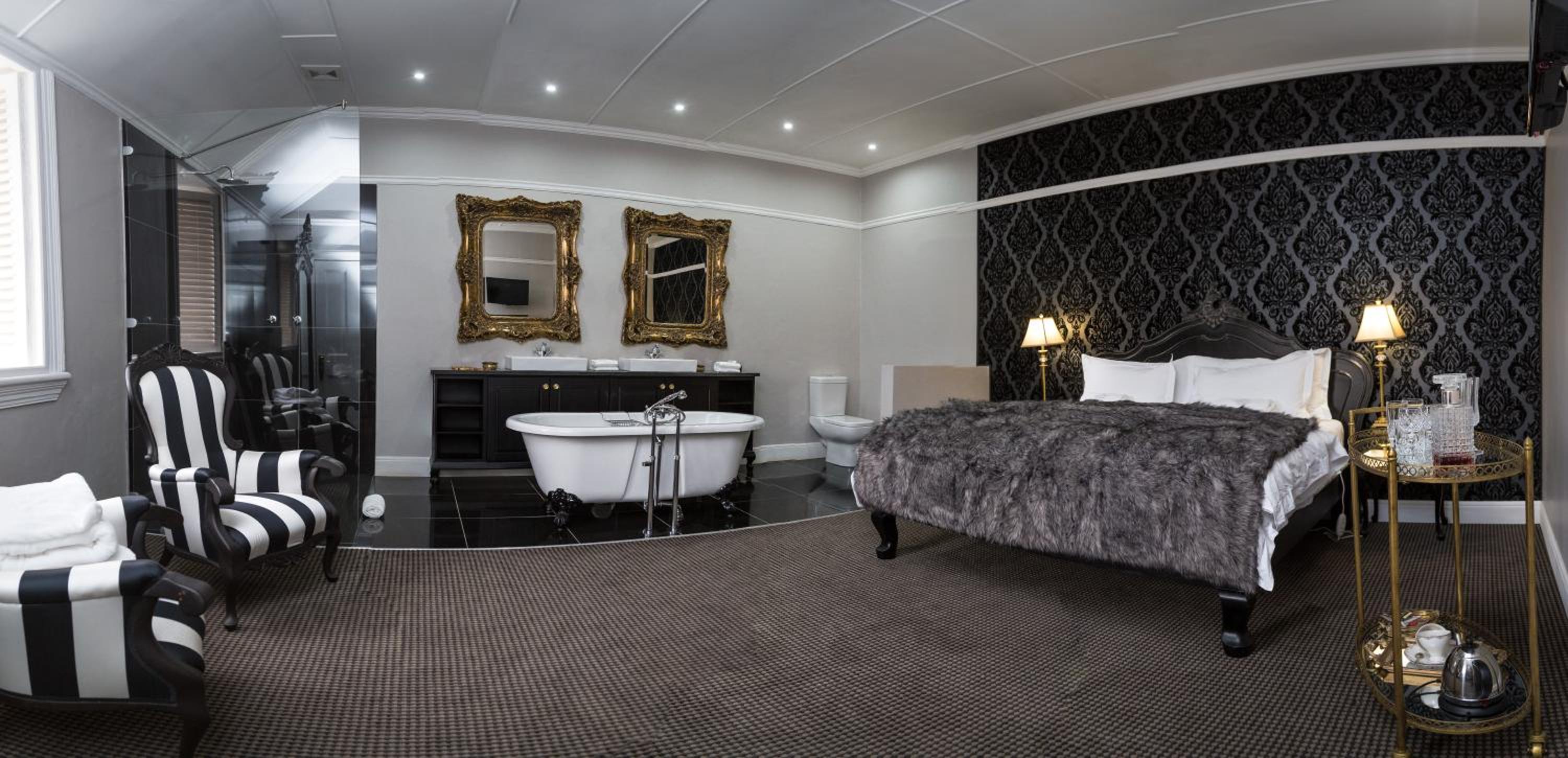 Superior King Room - Photo 4