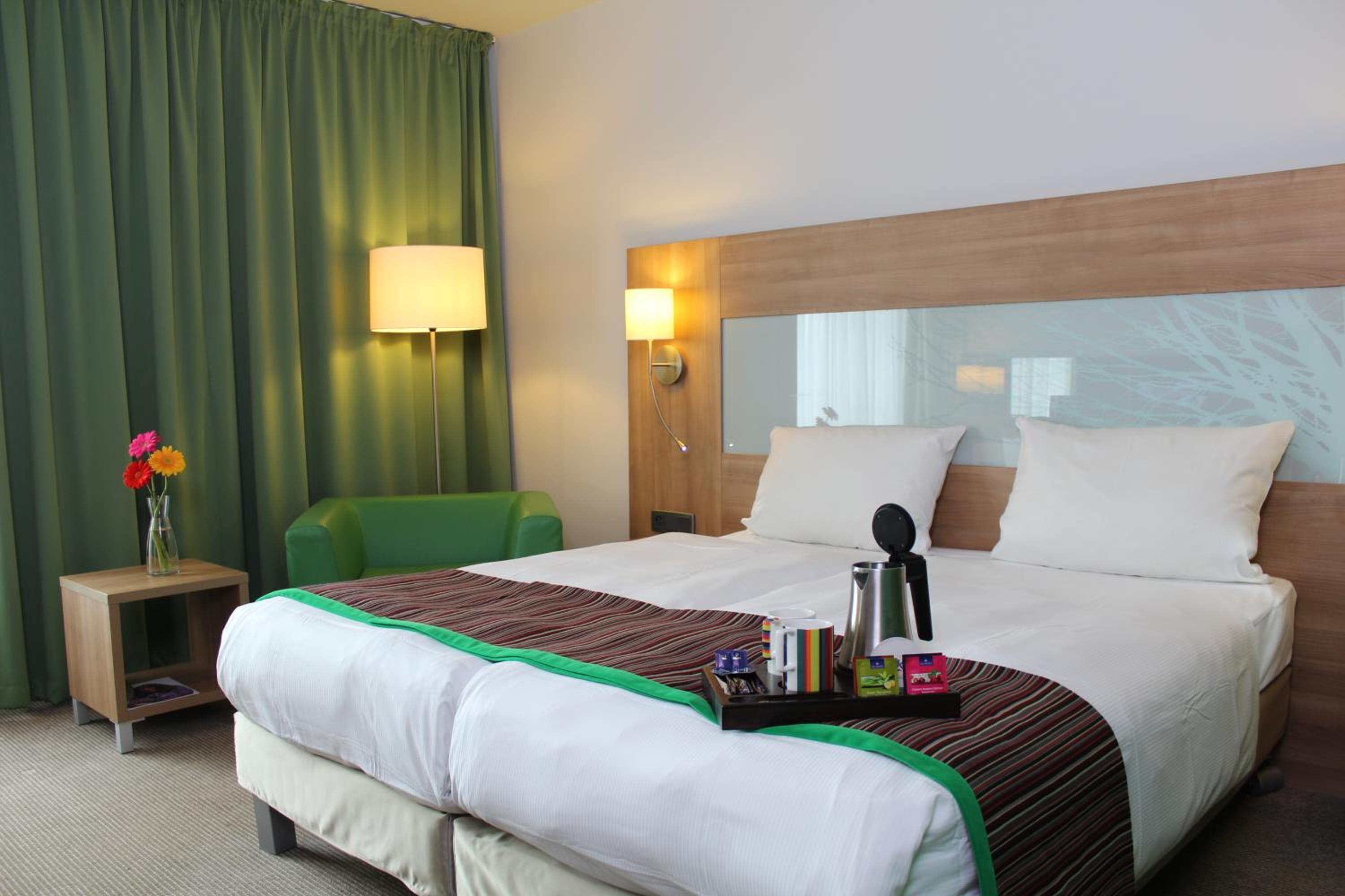 Standard Double or Twin Room - Photo 8
