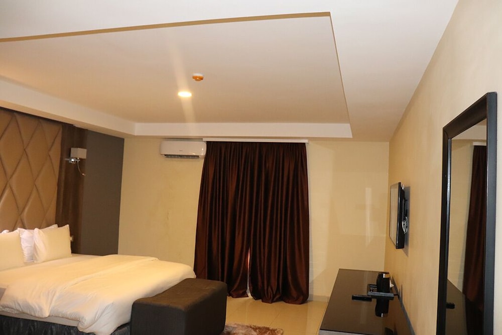 Economy Room, Balcony, City View photo 3