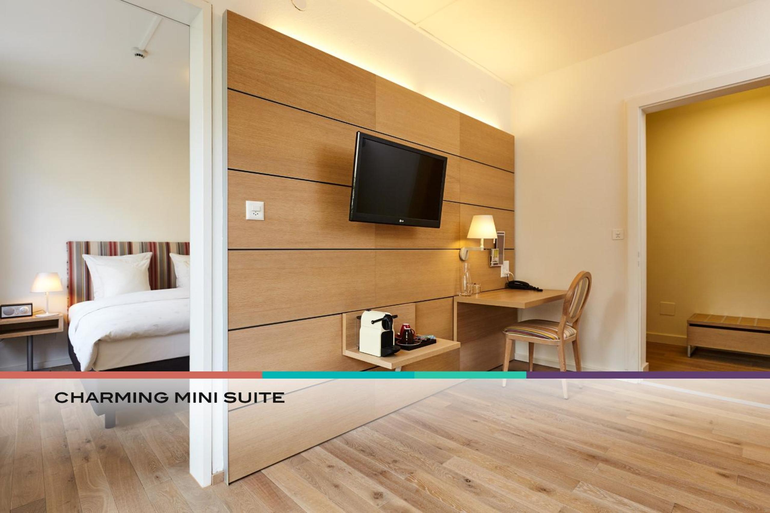 Charming Mini Suite - Photo 7