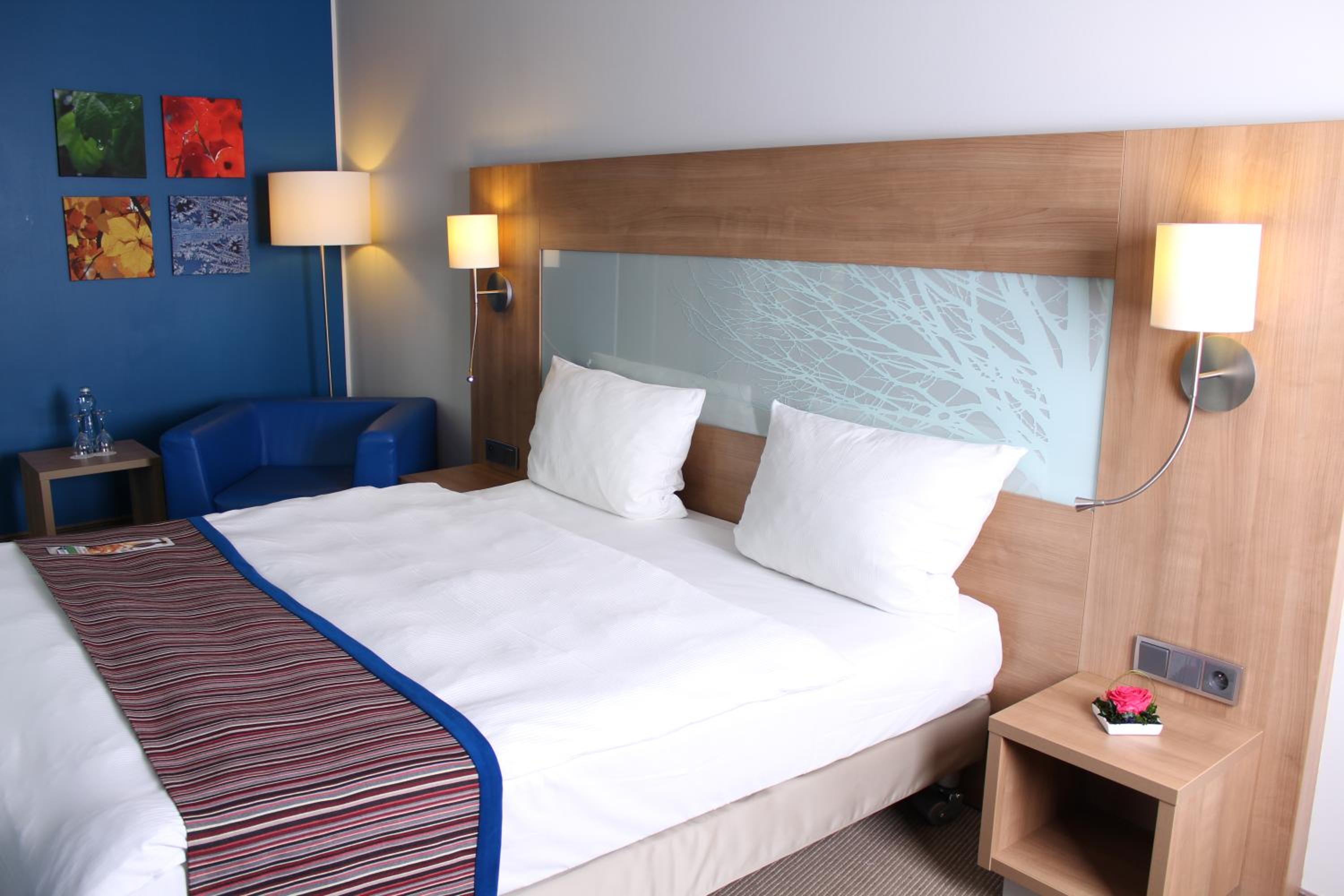 Standard Double or Twin Room - Photo 5