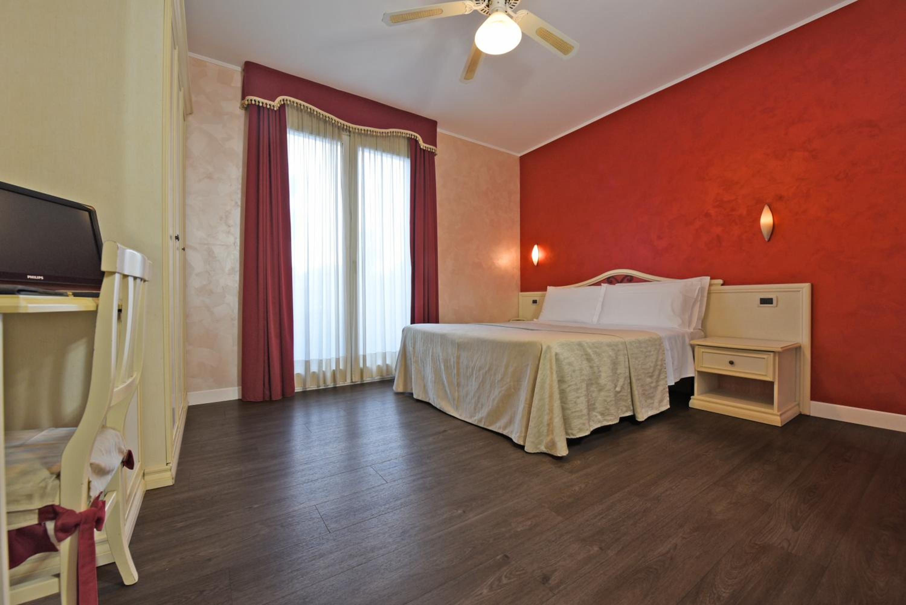 Quadruple Room - Photo 1