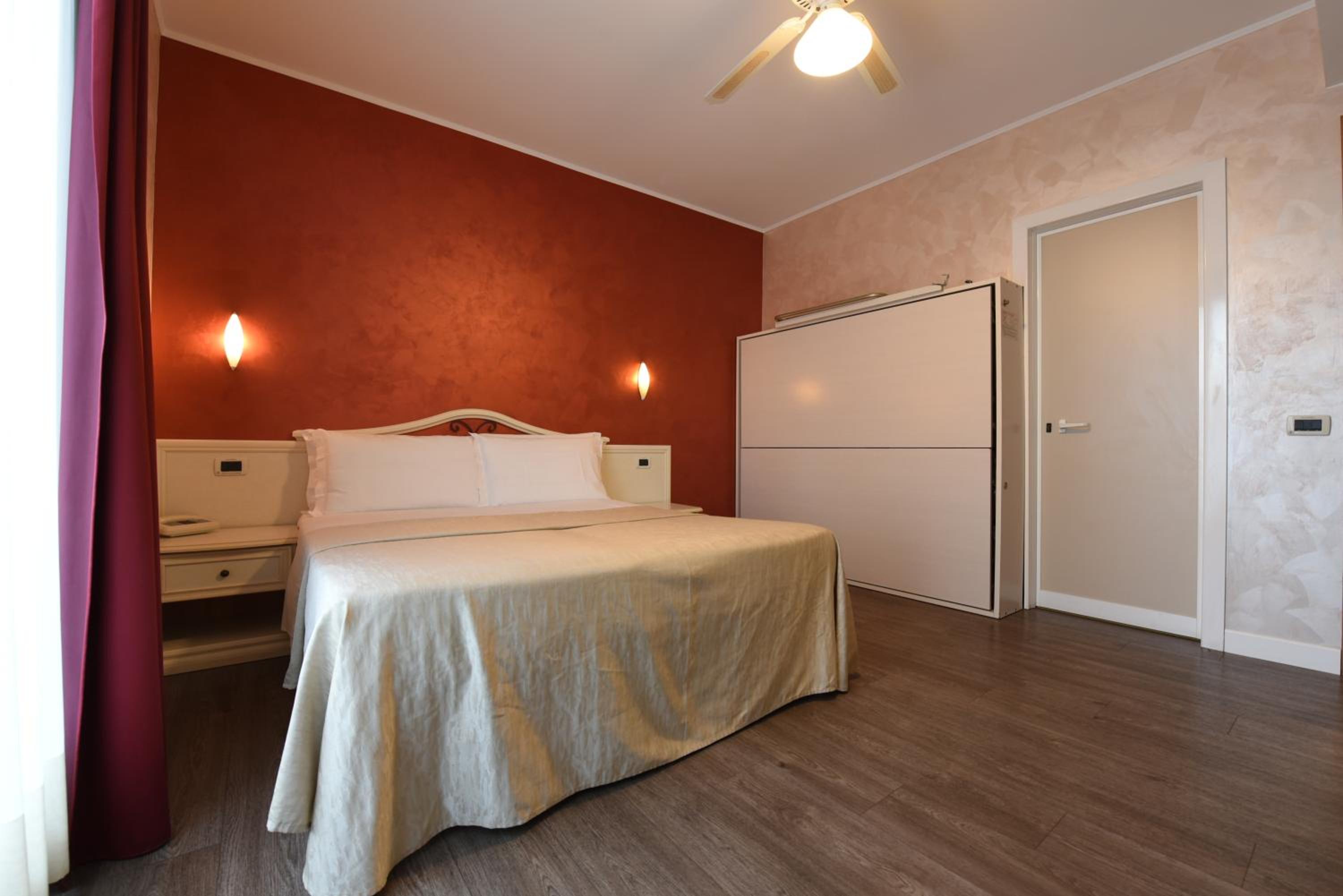 Quadruple Room - Photo 5