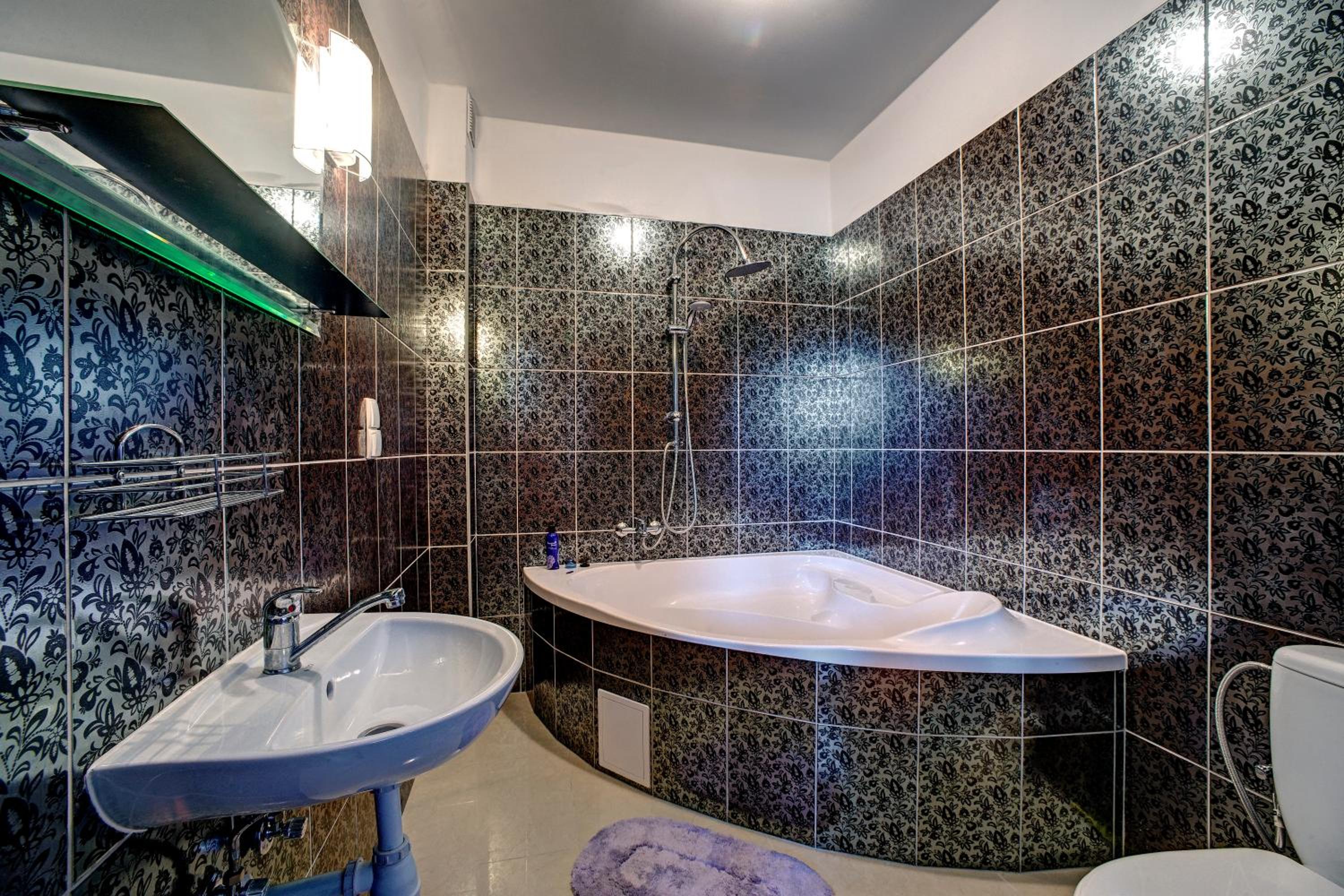Quadruple Room with Bath photo 2