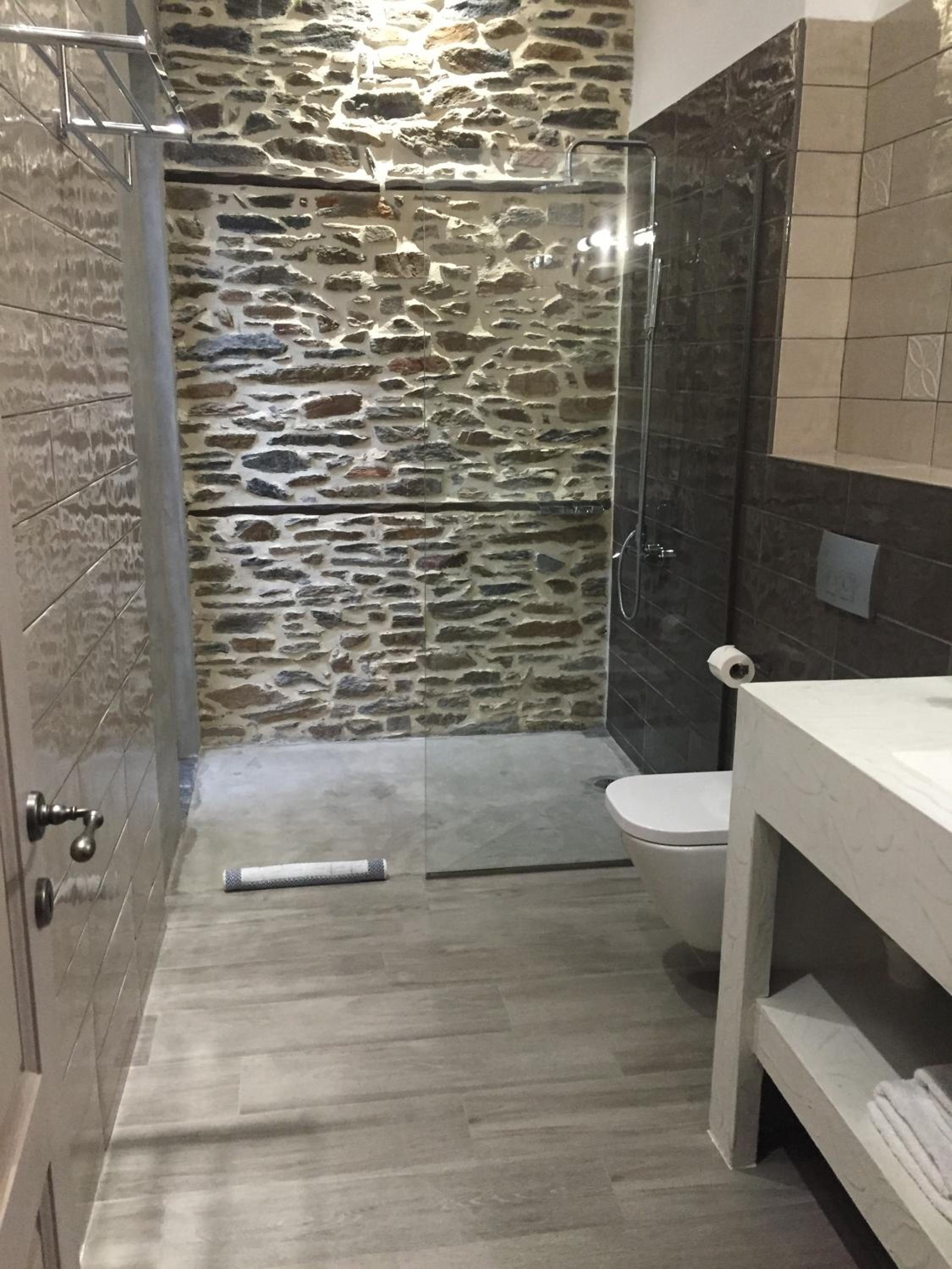 Twin Room with Private Bathroom photo 2
