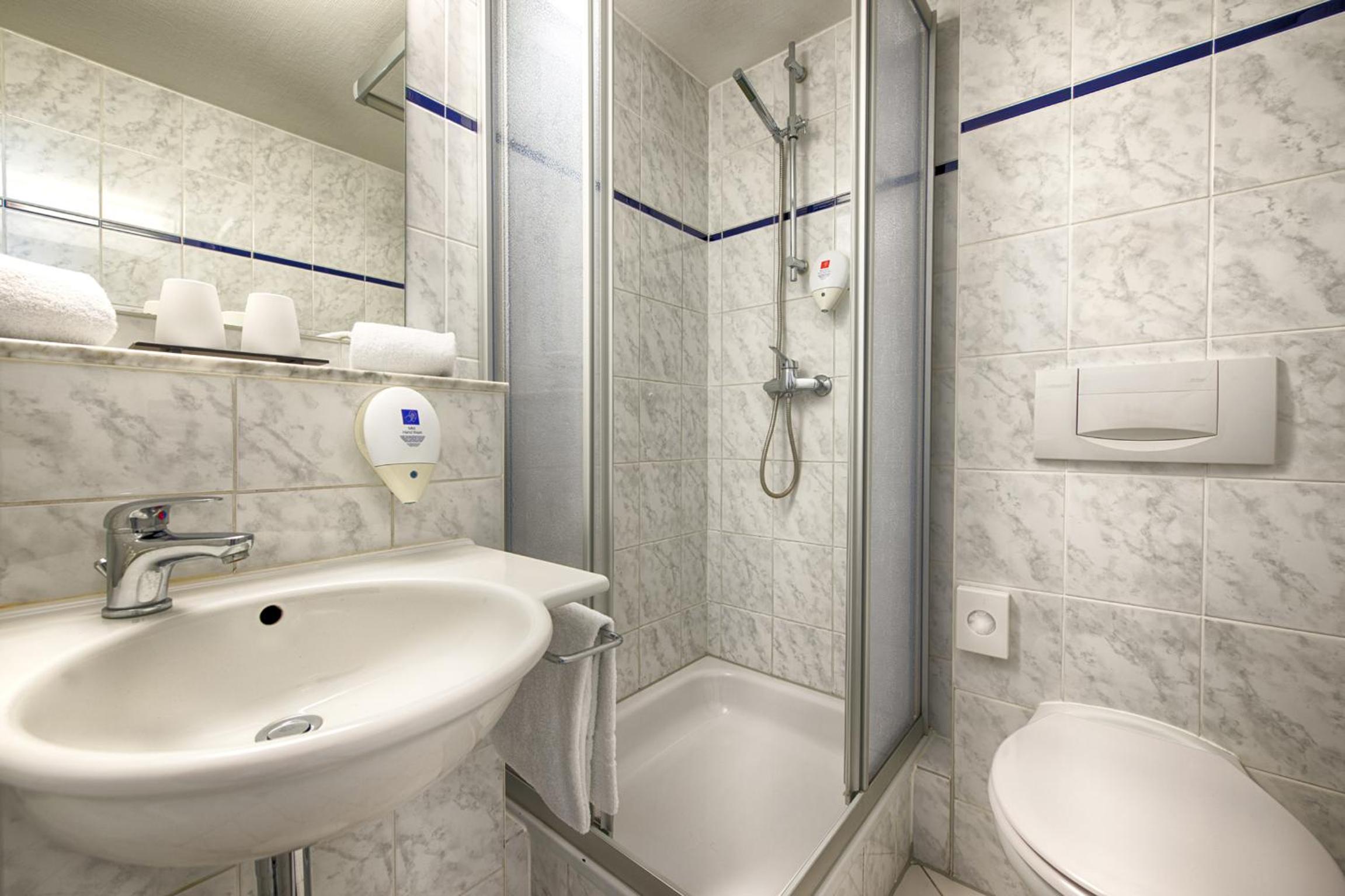 Comfort Single Room thumbnail 6