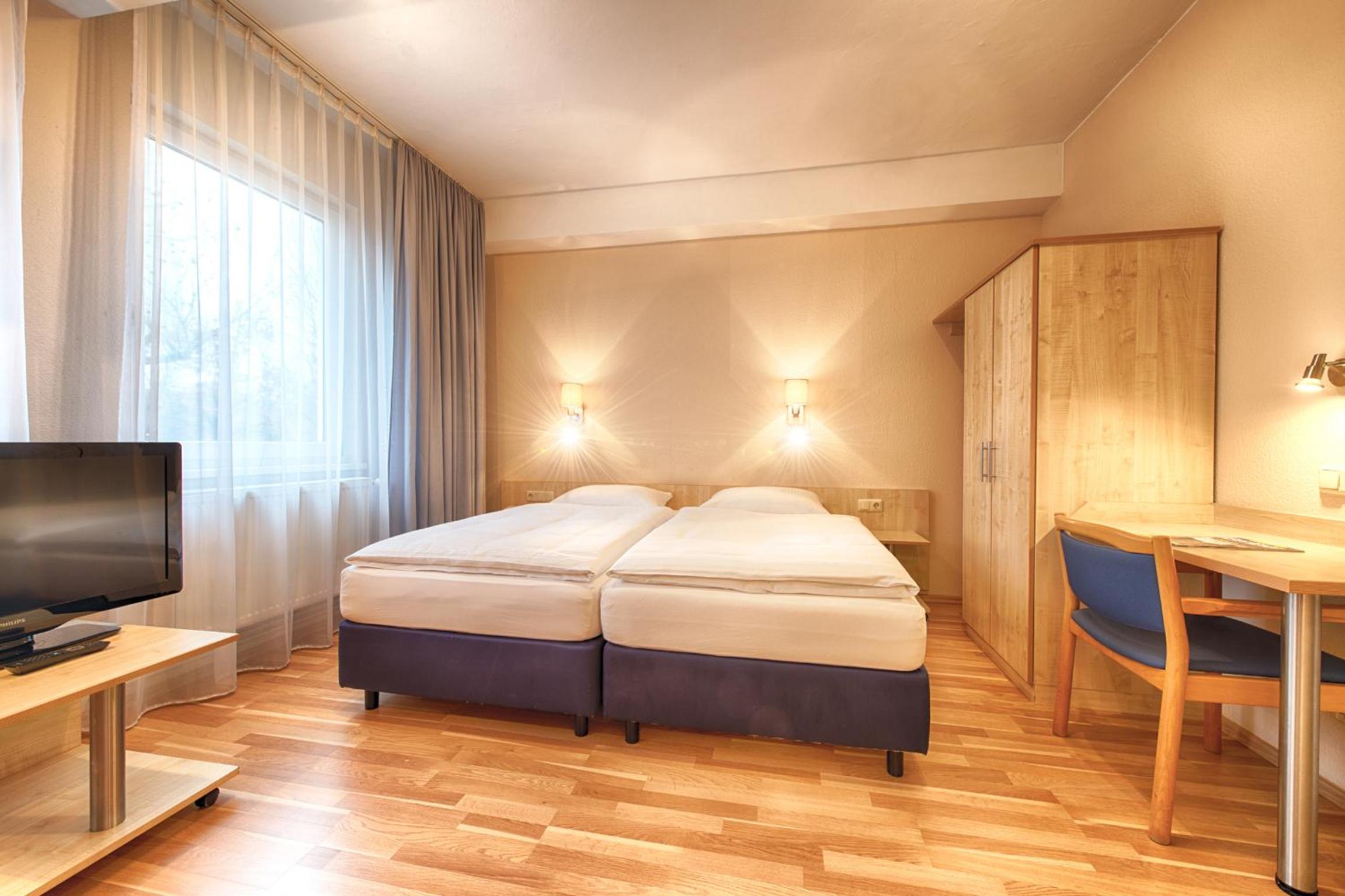 Comfort Double or Twin Room thumbnail 5