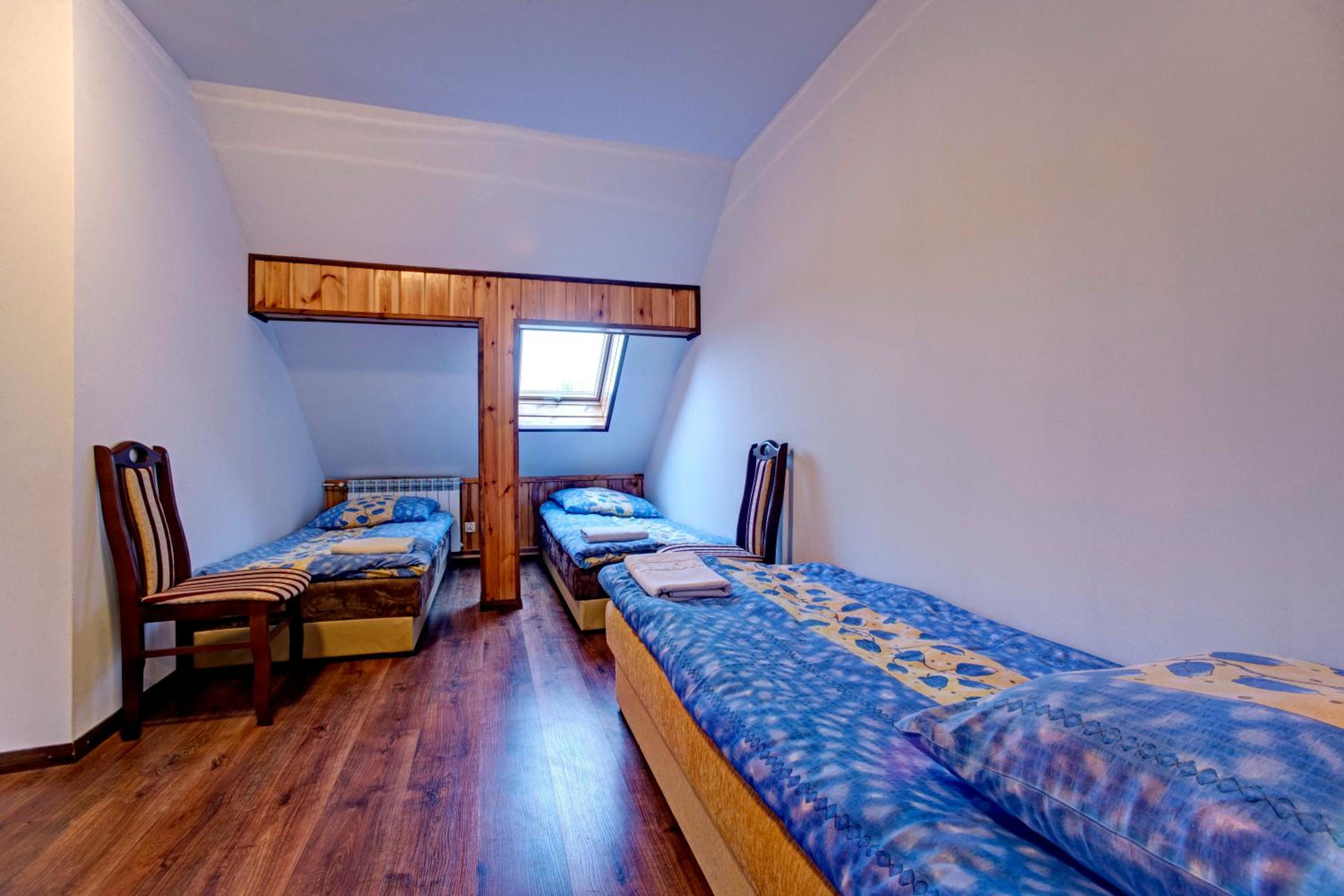 8-Bed Mixed Dormitory Room photo 1