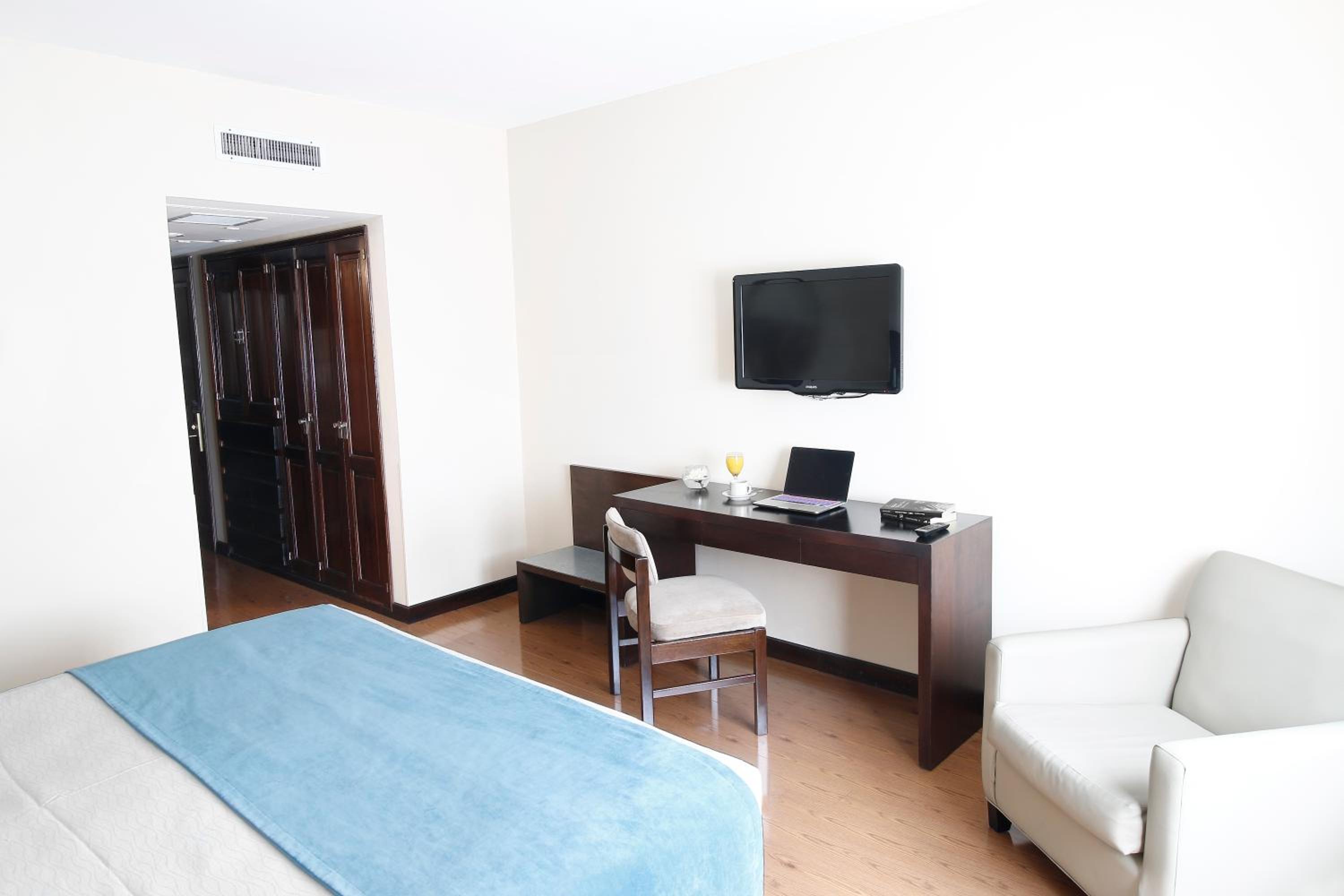 Deluxe Triple Room photo 2