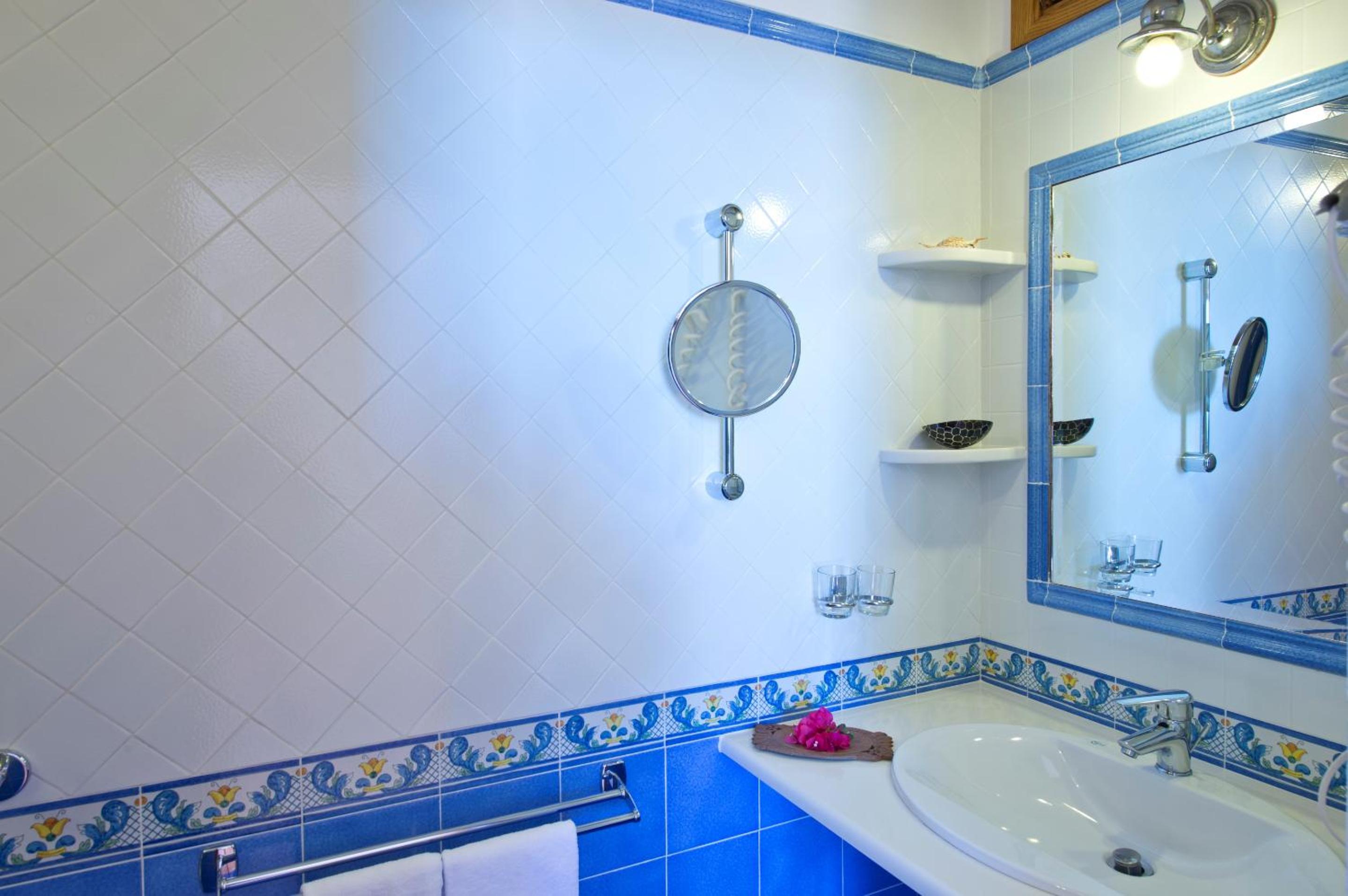 Three-Bedroom Villa with Sea View photo 2
