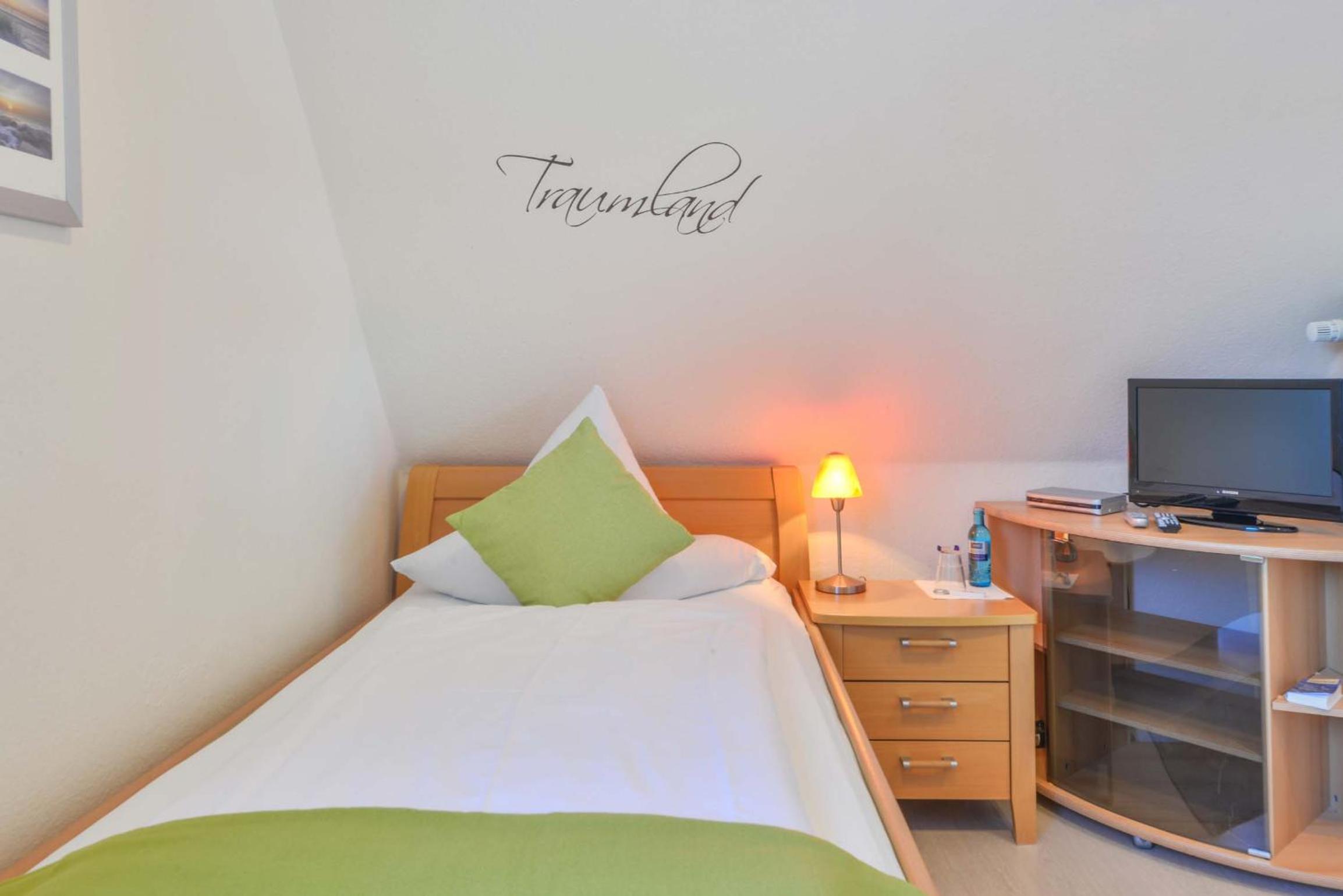 Single Room with Balcony and Lake View photo 1