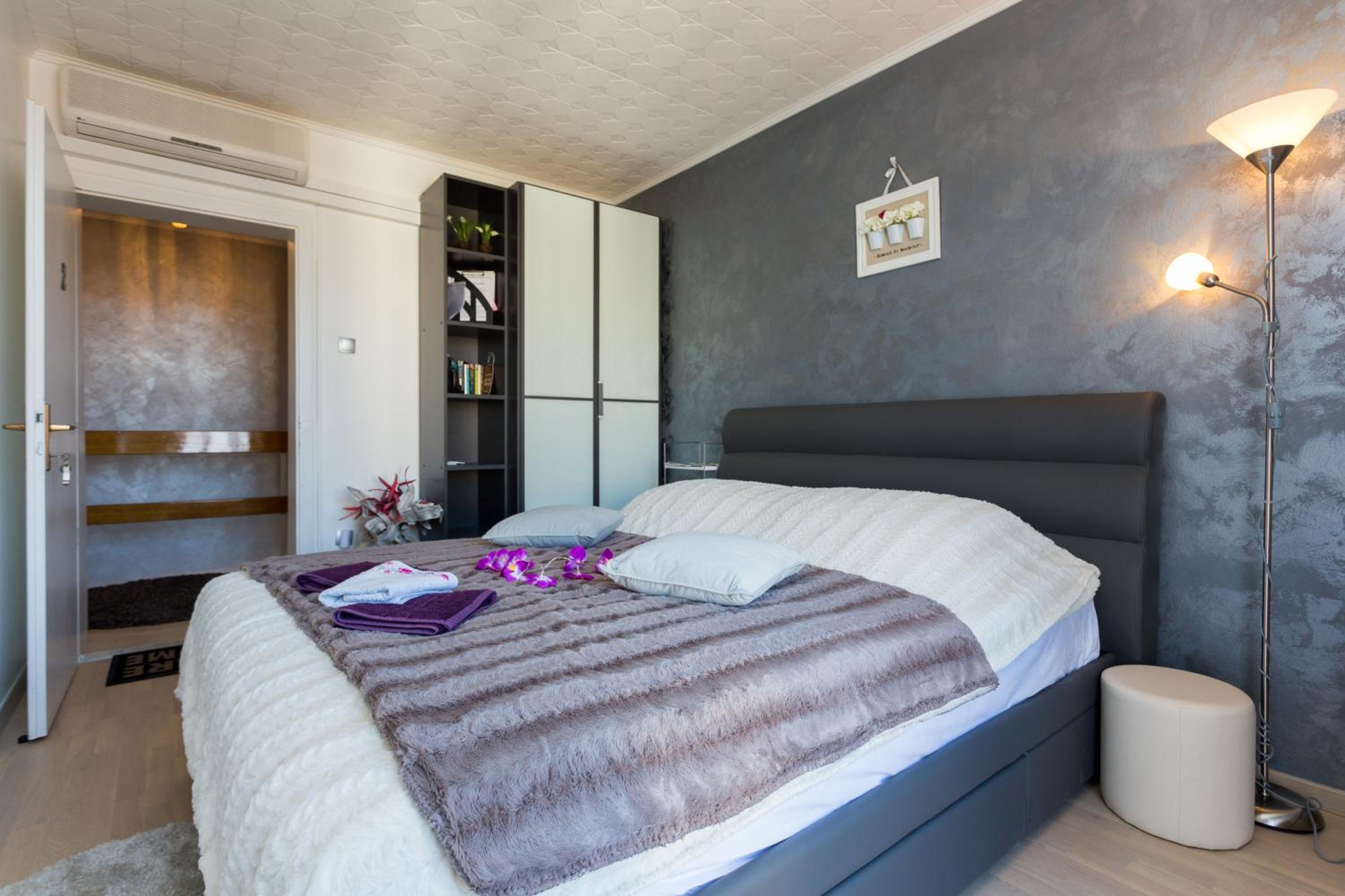Double Room with Balcony and Shared Bathroom photo 3